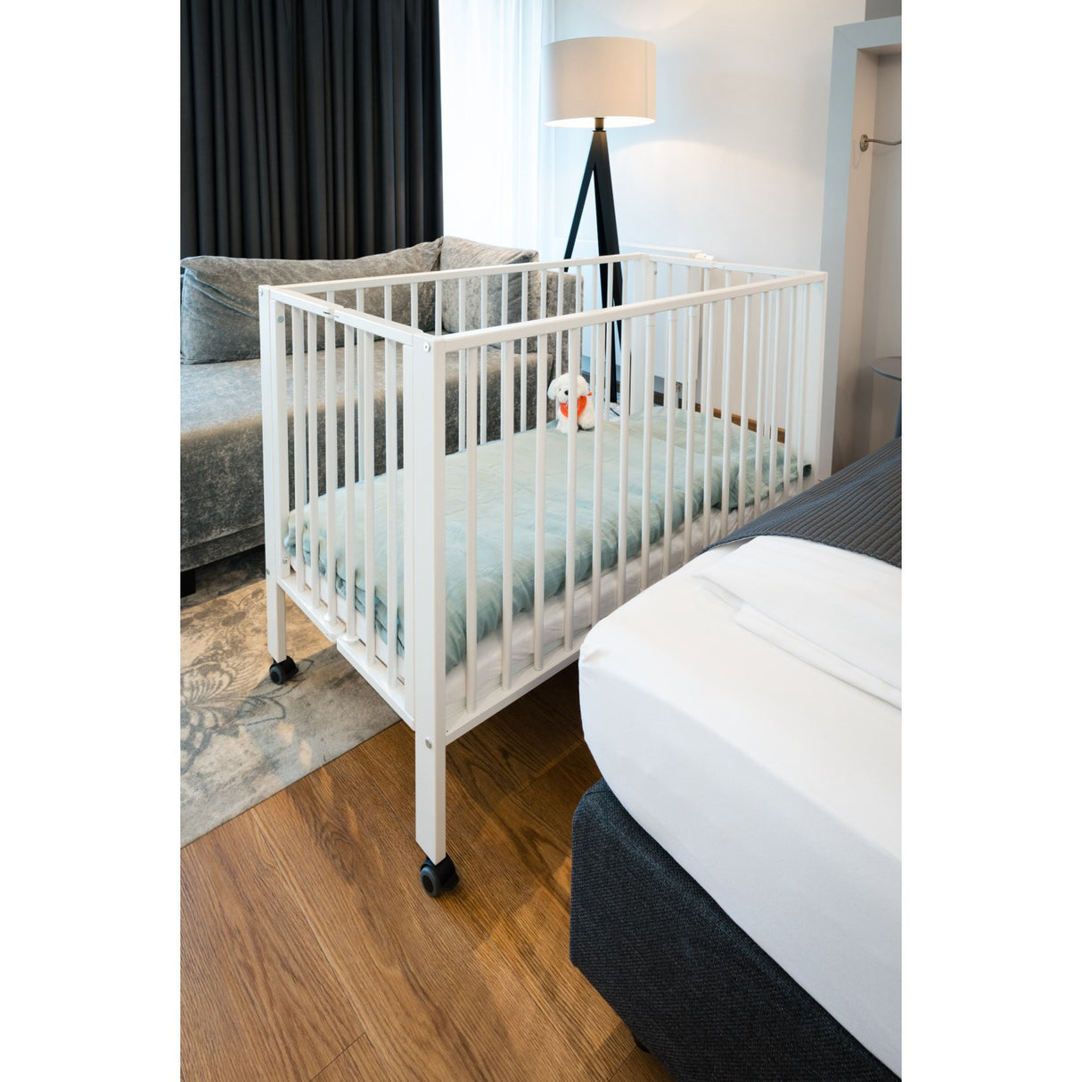 tiSsi® White Laquer Jori Foldable Bed Solid Beech