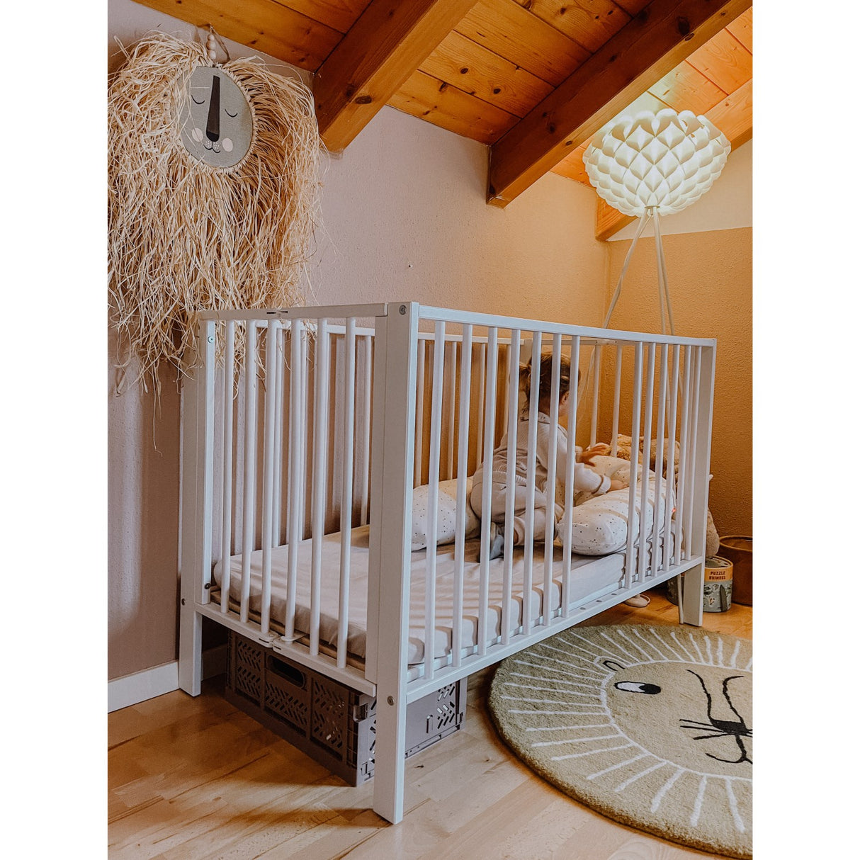 tiSsi® White Laquer Jori Foldable Bed Solid Beech