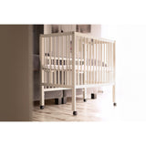 tiSsi® Silk Beige Laquer Maxi Crib Solid Beech