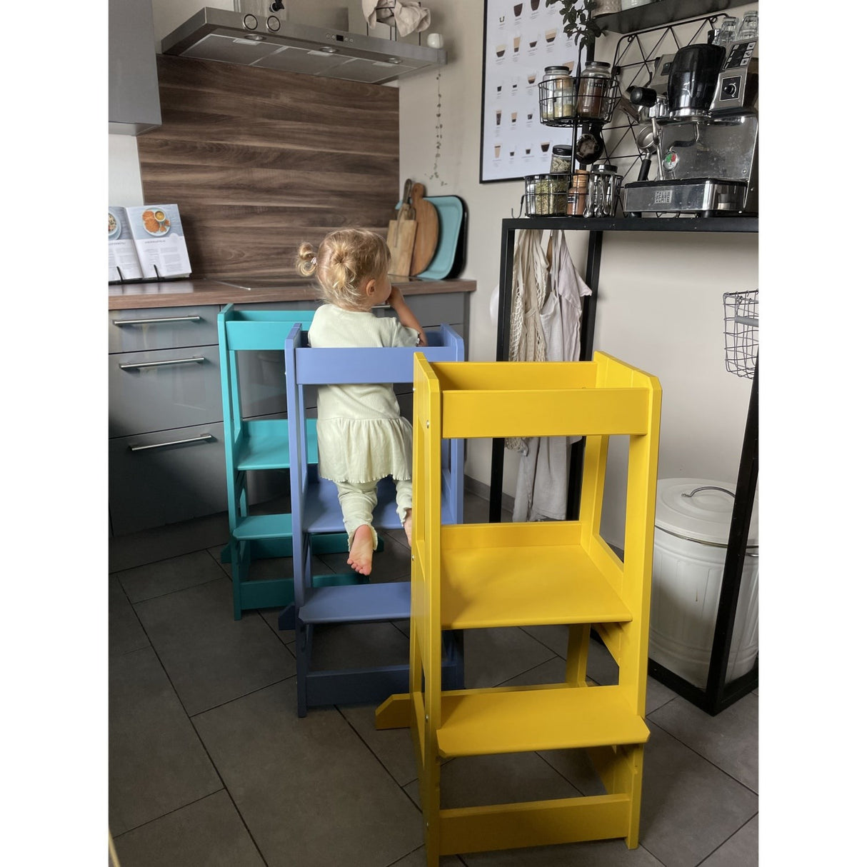tiSsi® Dove Blue Laquer Felix Learning Tower Solid Beech