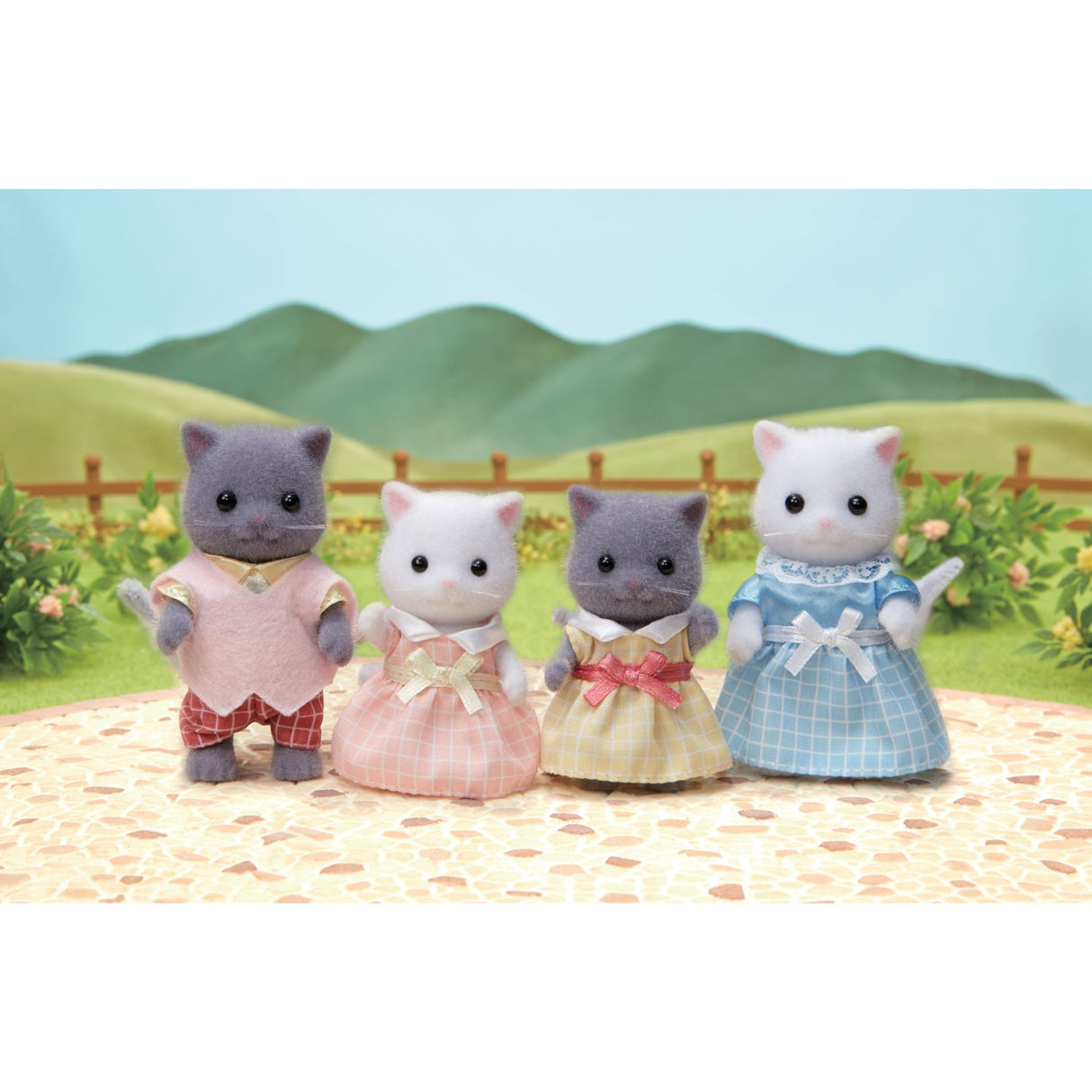 Sylvanian Families® Persian Cat Family