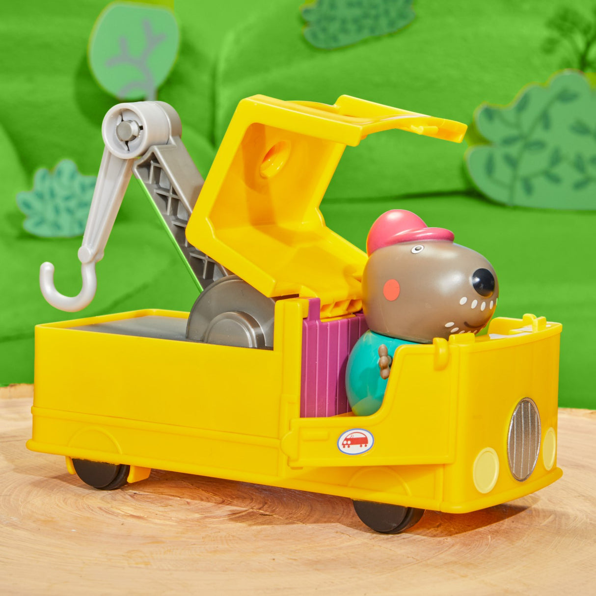 Peppa Pig Granddad Dogs Tow Truck