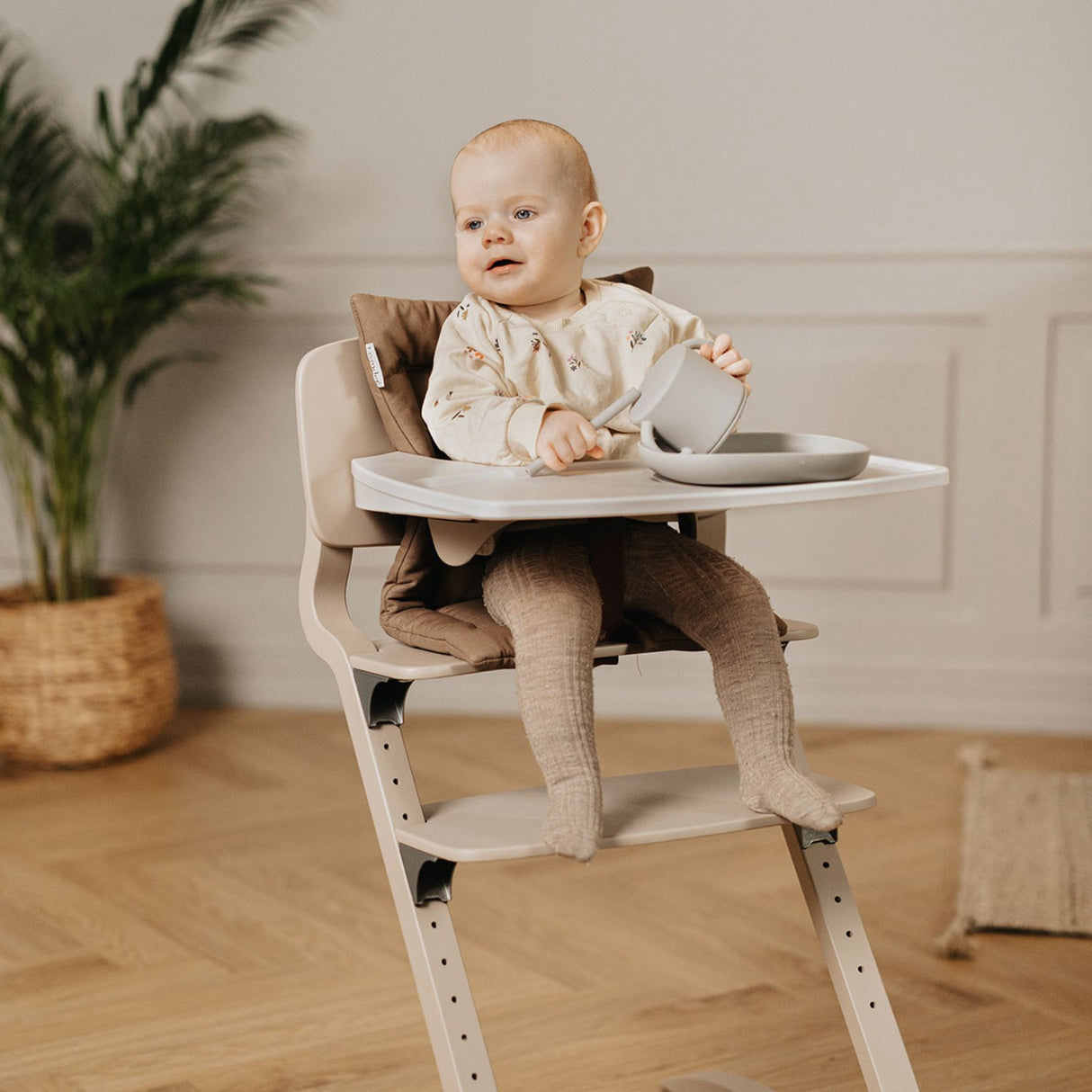 Leander Cappuccino Leander Louie™ High Chair Without Safety Bar
