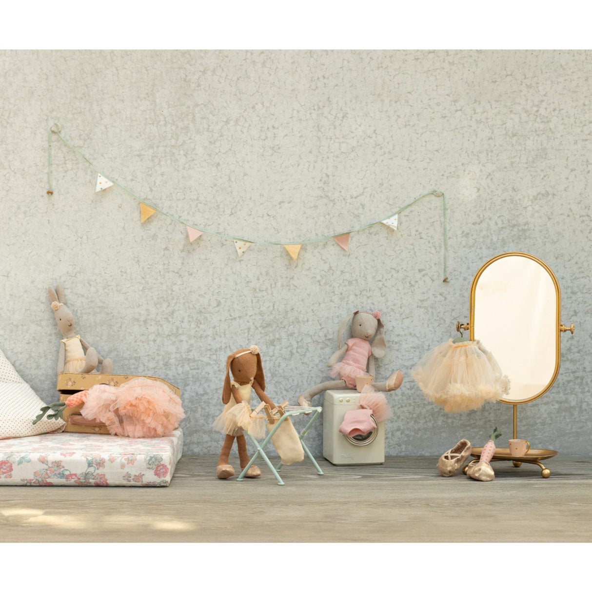 Maileg Bunny Size 2, Classic - Ballet Suit And Skirt Rose