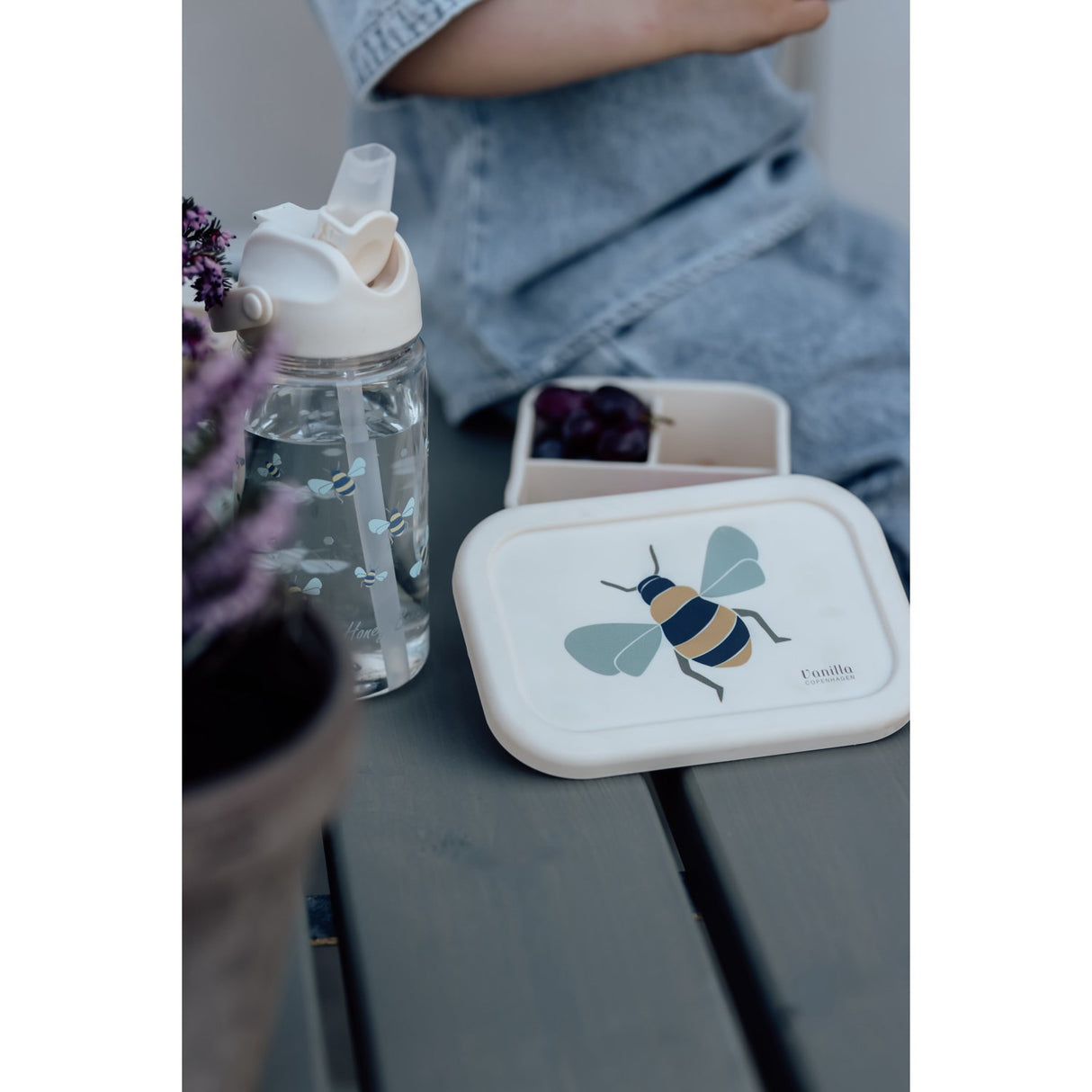 Vanilla COPENHAGEN Honeybee Happy Lunch Box - Silicone