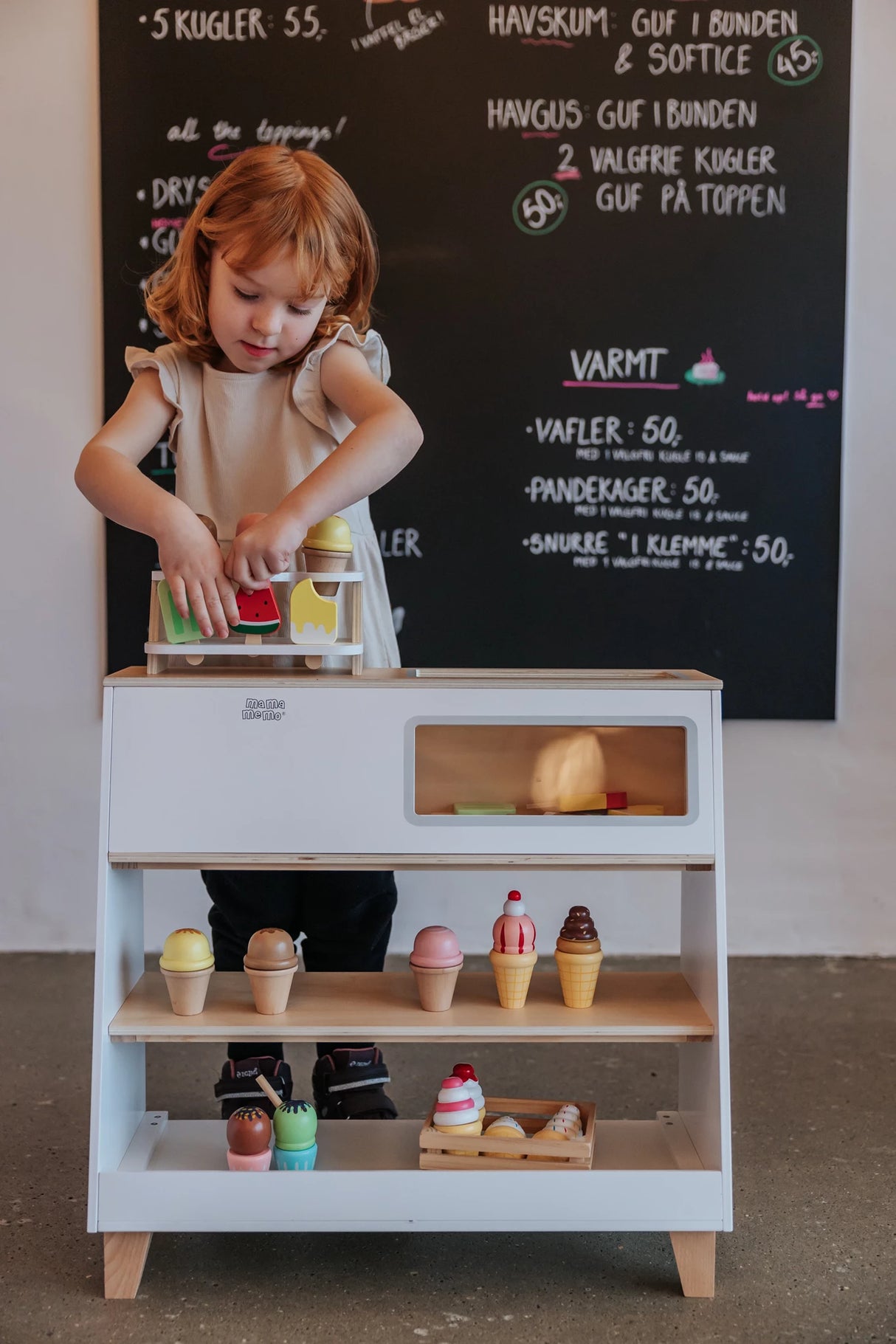 Mamamemo Ice Cream Bar with Fridge