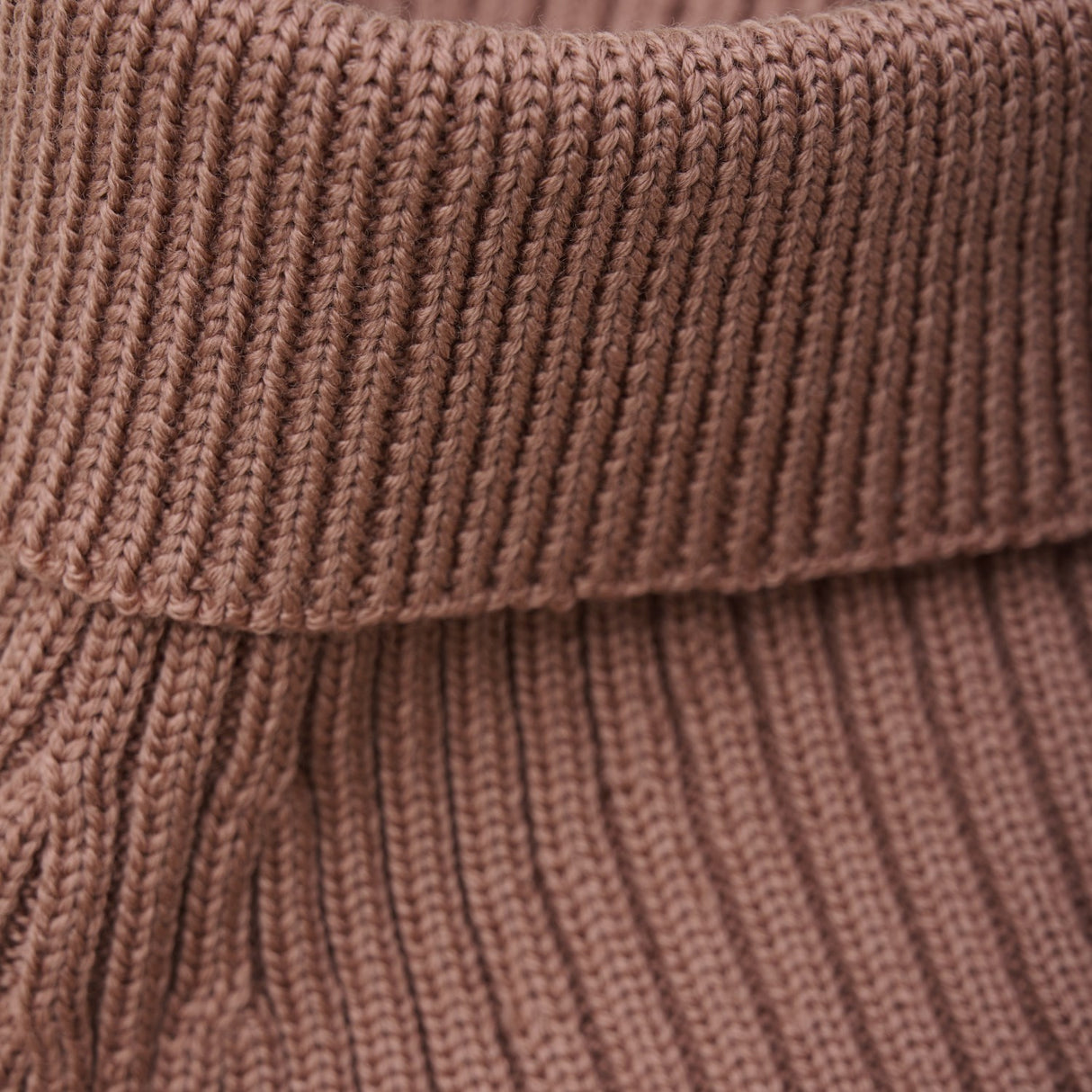 Huttelihut Burlwood Neck Warmer Wool Knit