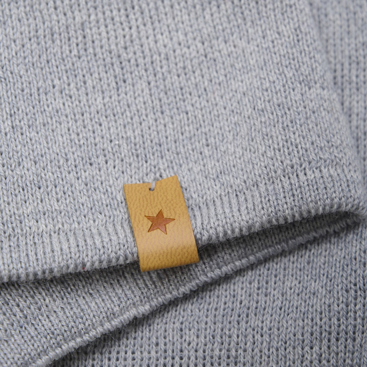 Huttelihut Medium Grey Melange Beanie Solid Wool Knit