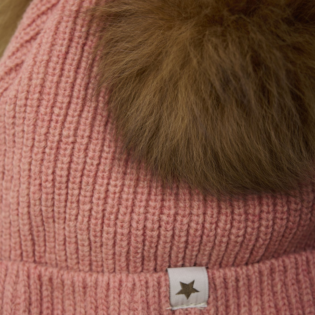 Huttelihut Burlwood Hat Knit Alpaca Pompoms