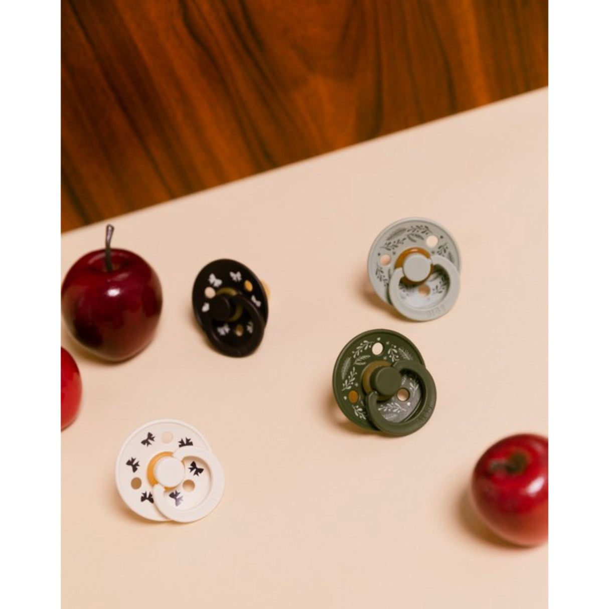 Bibs Ivory/Plum Pacifier Colour Holiday Bow 2-Pack Latex