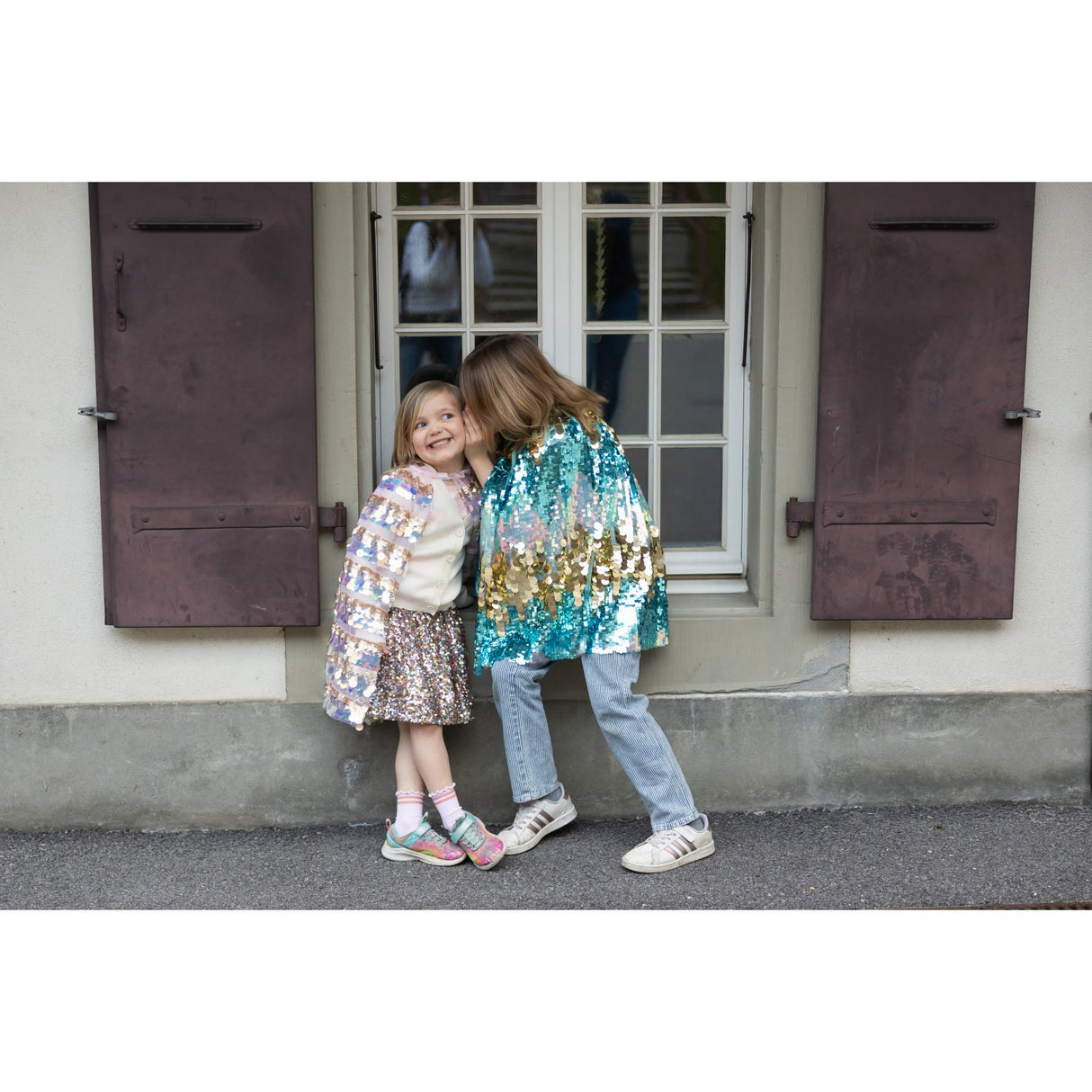 Great Pretenders The 5th Avenue Paillette Cape, Gold/Light Pink