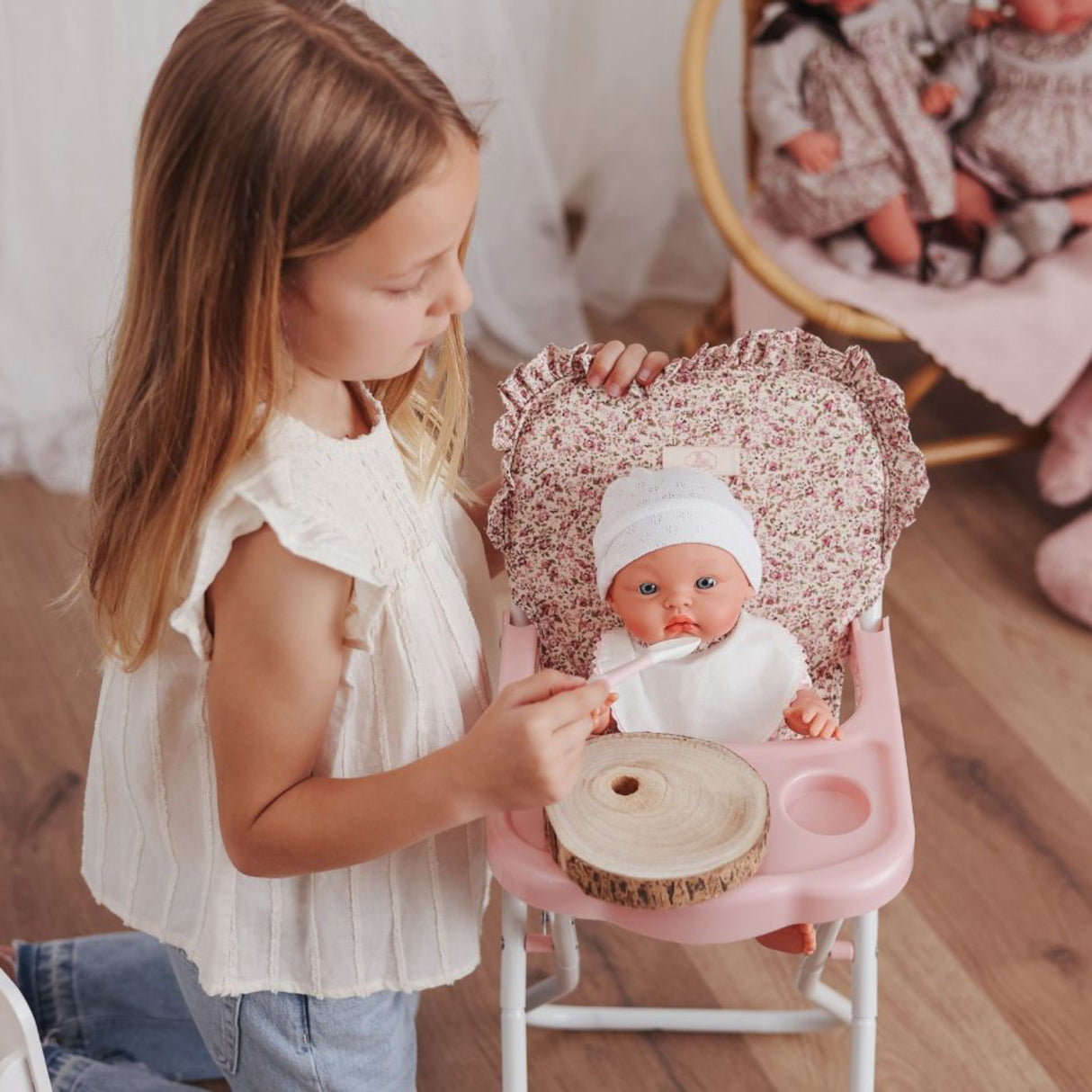 Así Martina Kollektion - High Chair With Bakke Og Hagesmæk, Til Dukker 36–46 Cm