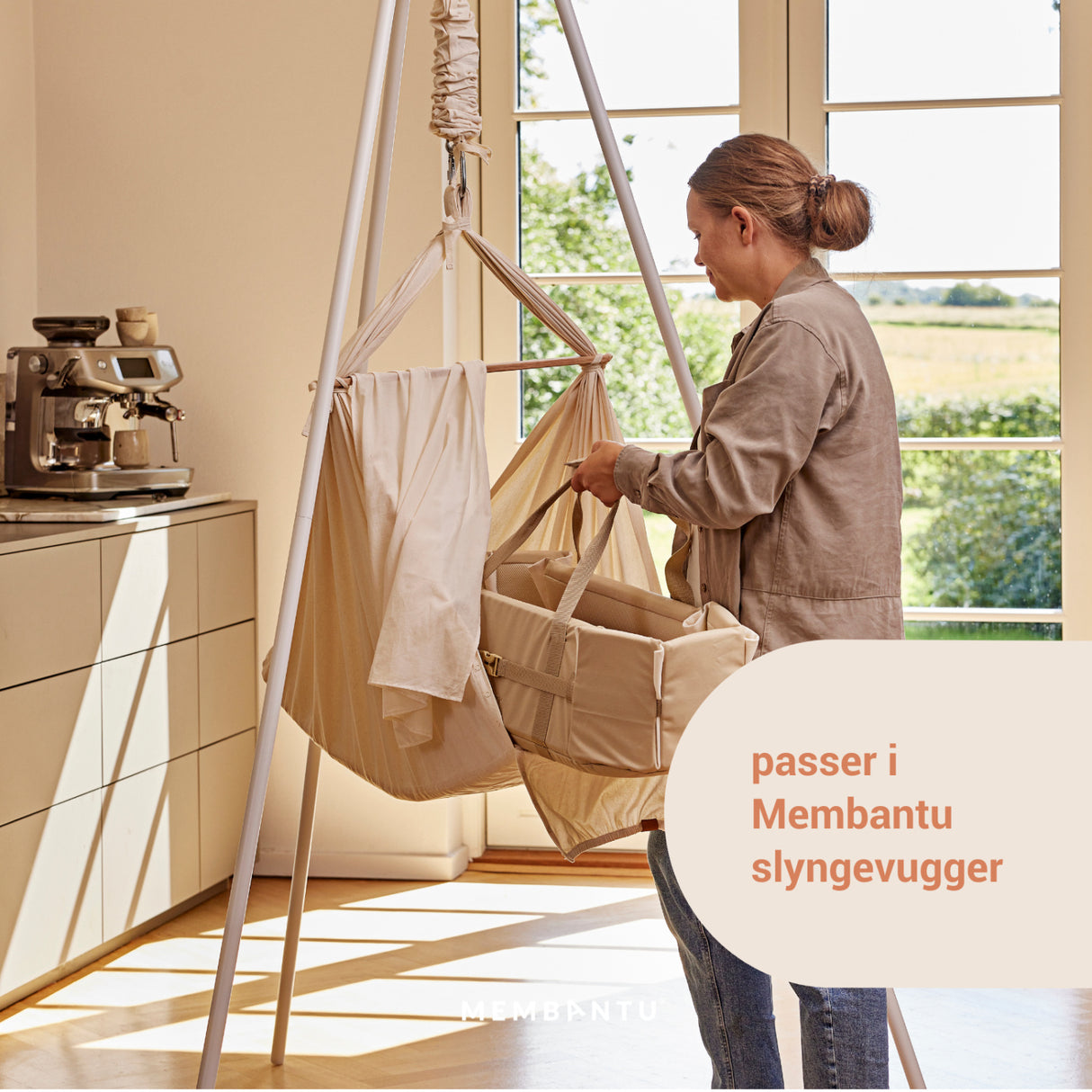 MEMBANTU Nature Carrycot