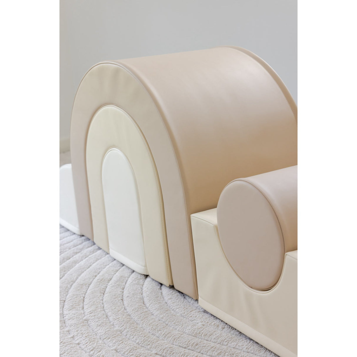 Tumble Time Rainbow 7-piece tumbling set in vegan PU leather