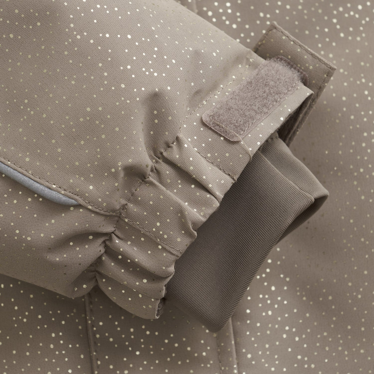 En Fant Fungi Snowsuit W. Frills