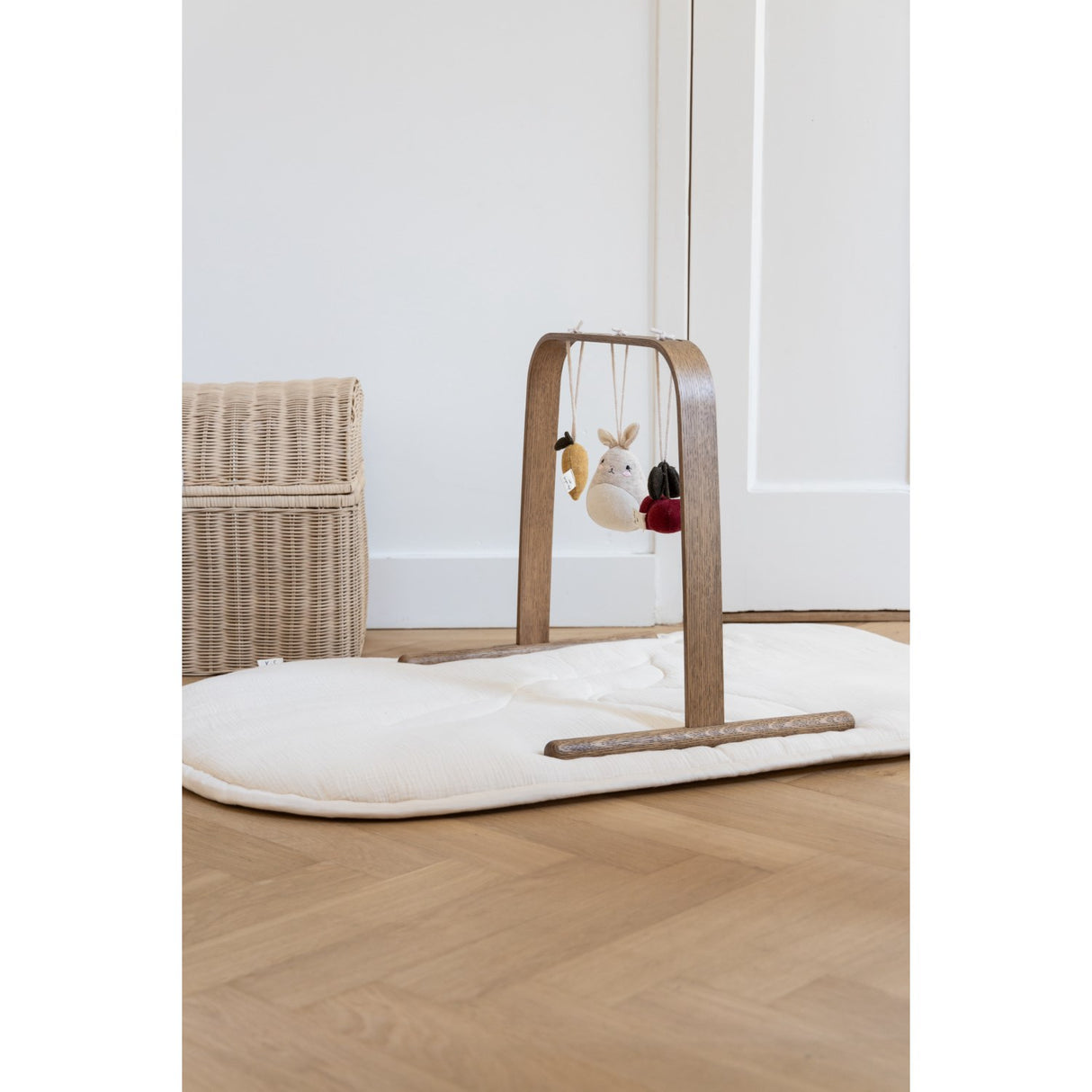 KAS Kopenhagen Cream Hummbird Oval Playmat