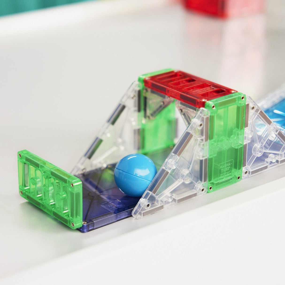 Magna-Tiles® Rail Racer 90 Pcs