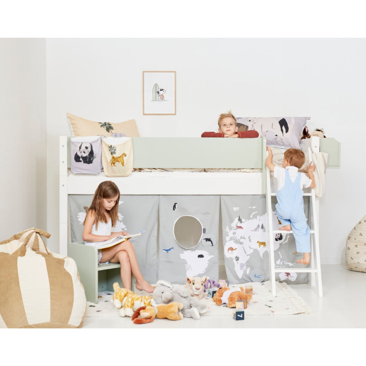 Manis-h Snow White Mari Halvhøj Bed With Skråstige