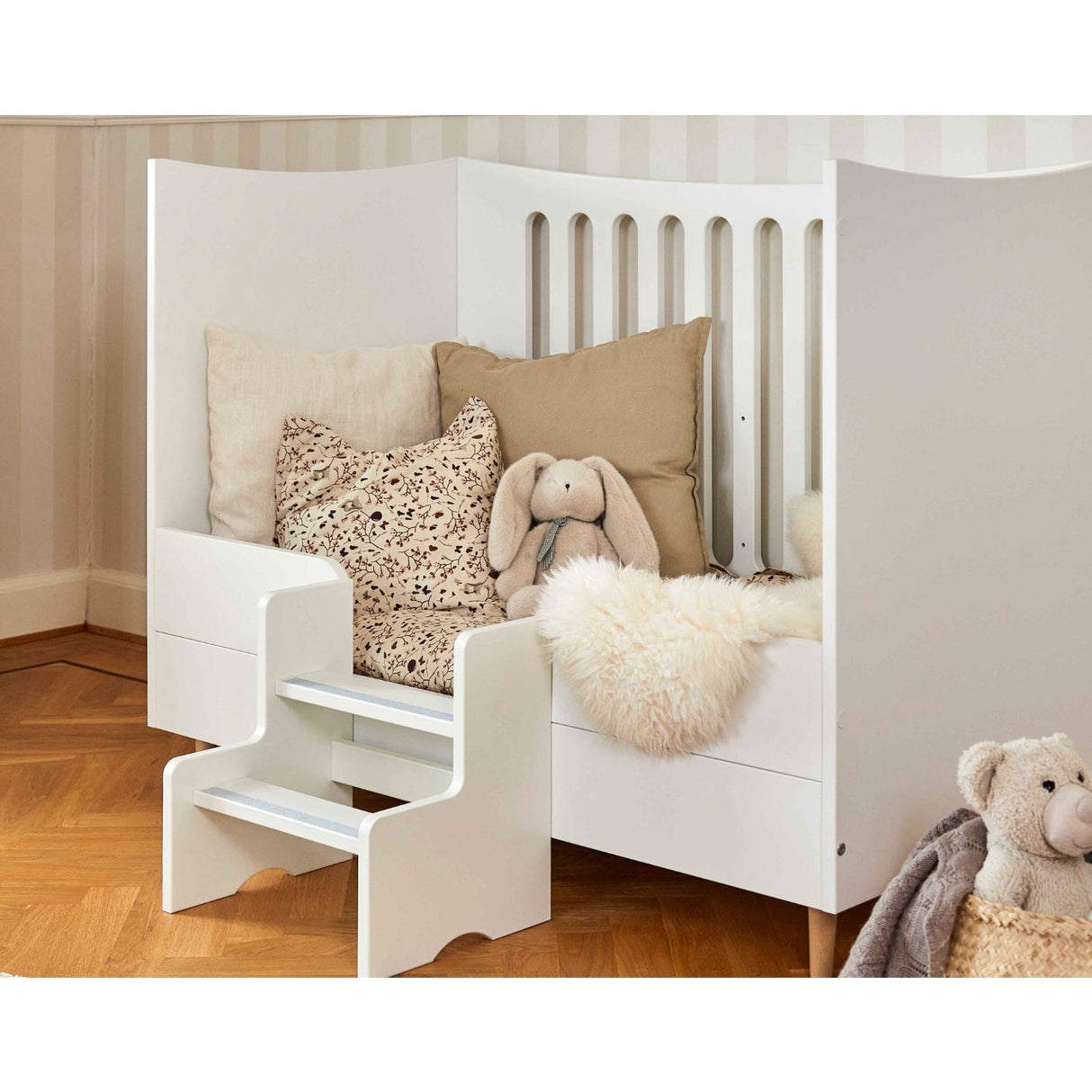 Manis-h Snow White Baby Bed
