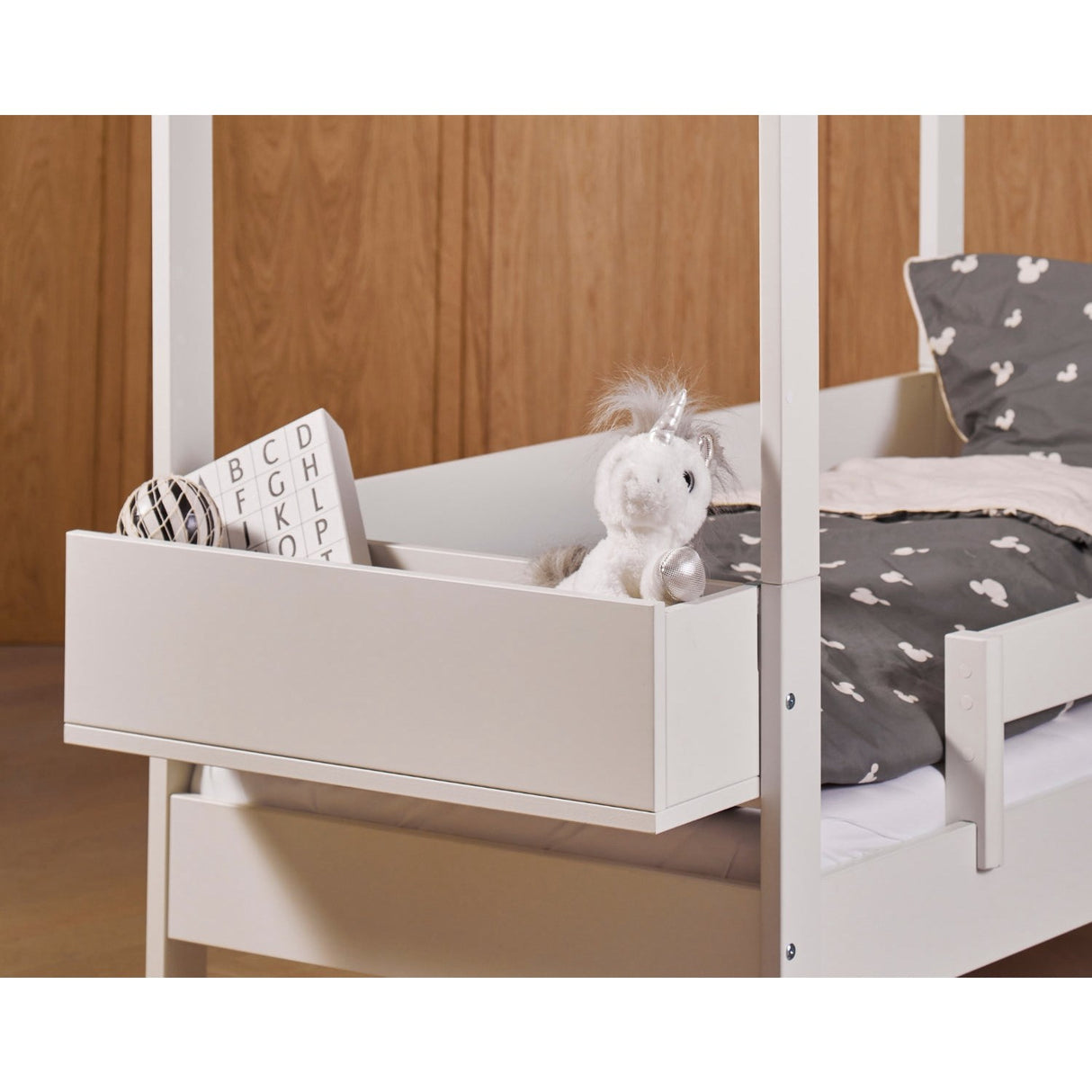 Manis-h Huxie Bogkasse White