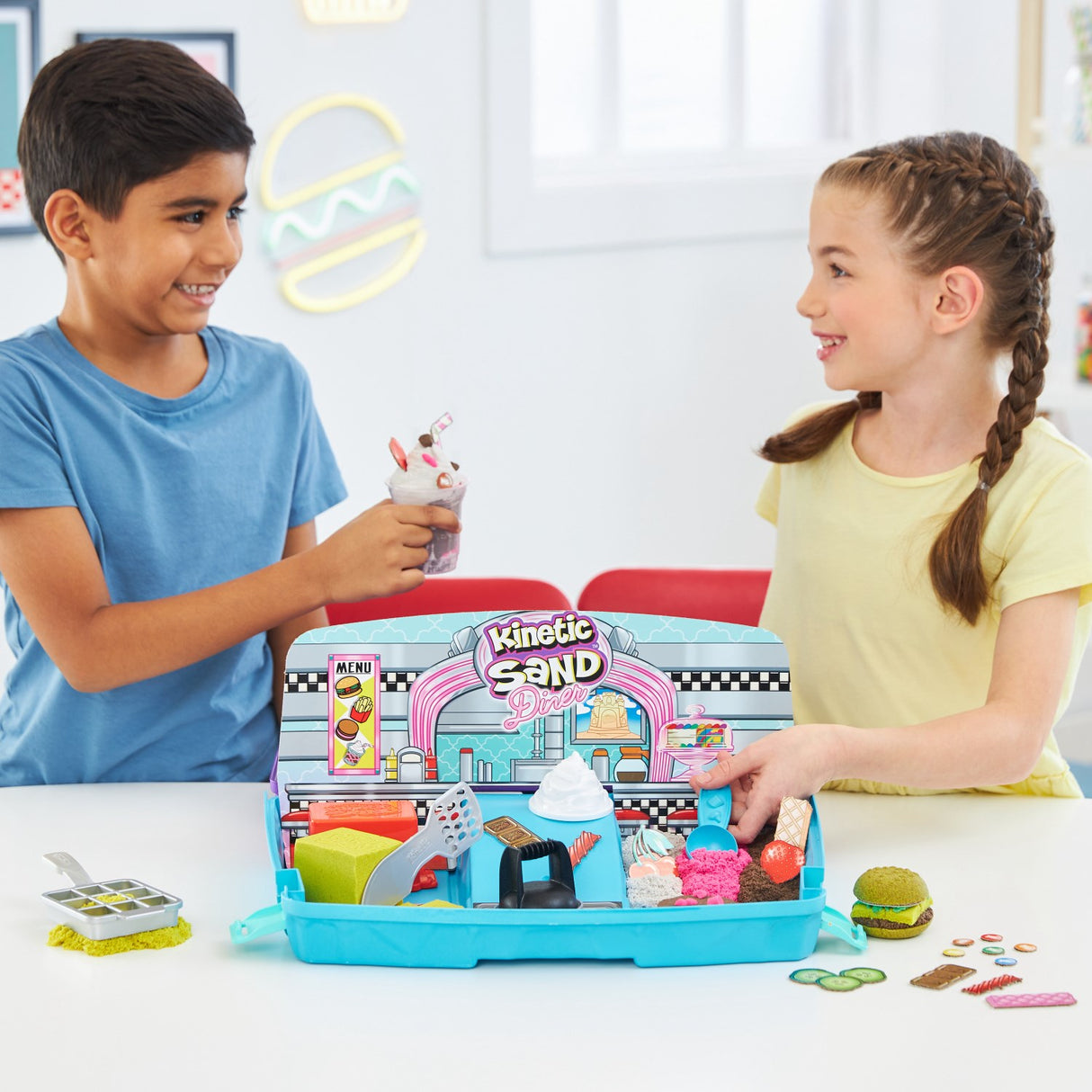 Kinetic Sand Diner Foldbar Sand Box