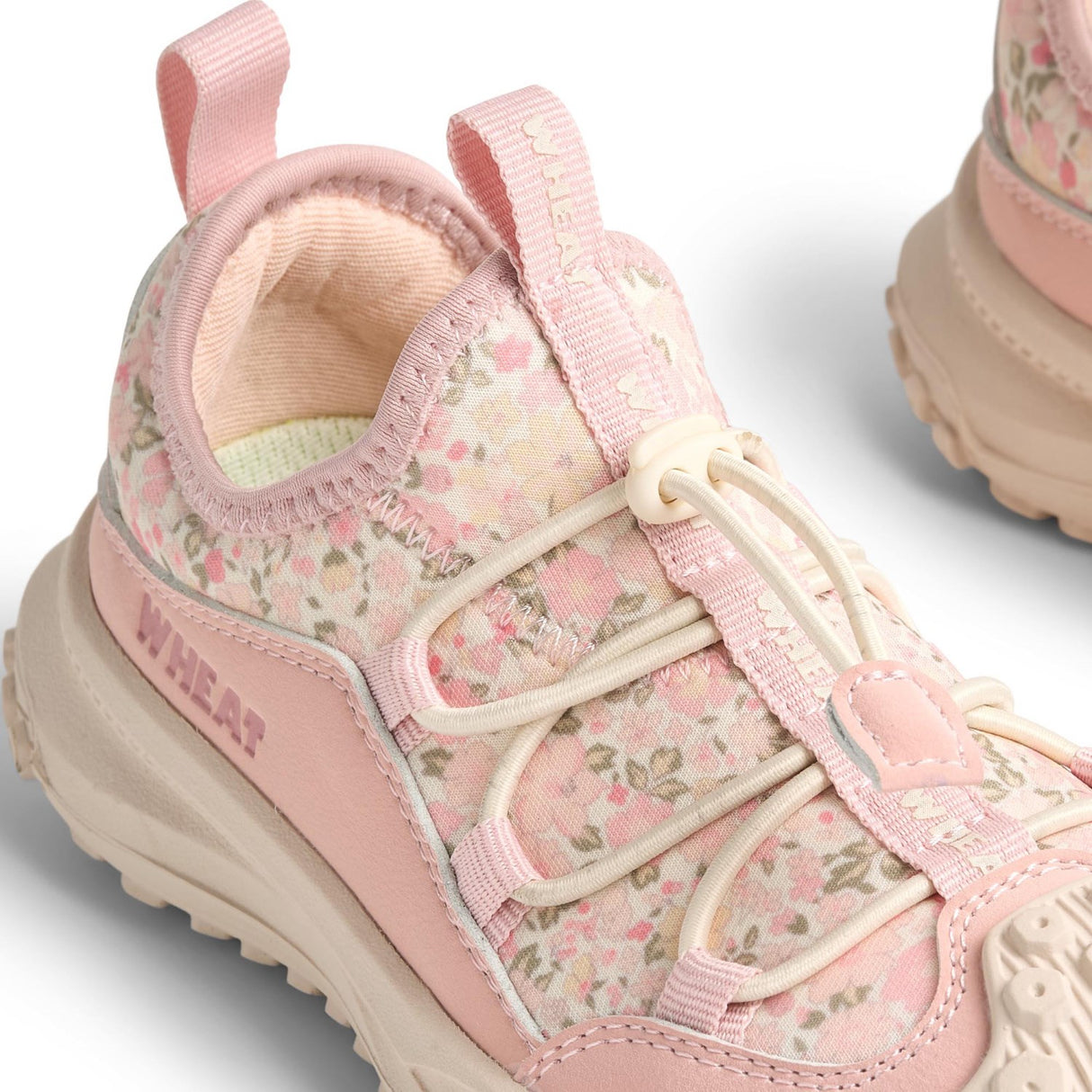 Wheat Ivory Flower Meadow Sneaker Billie