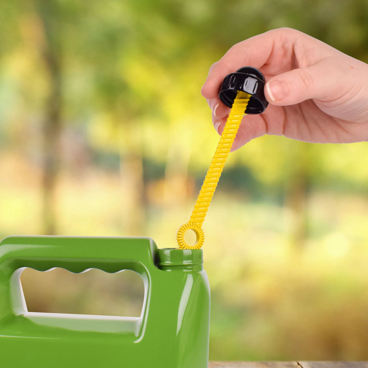 John Deere Bubble Leaf Blower & Refill Can