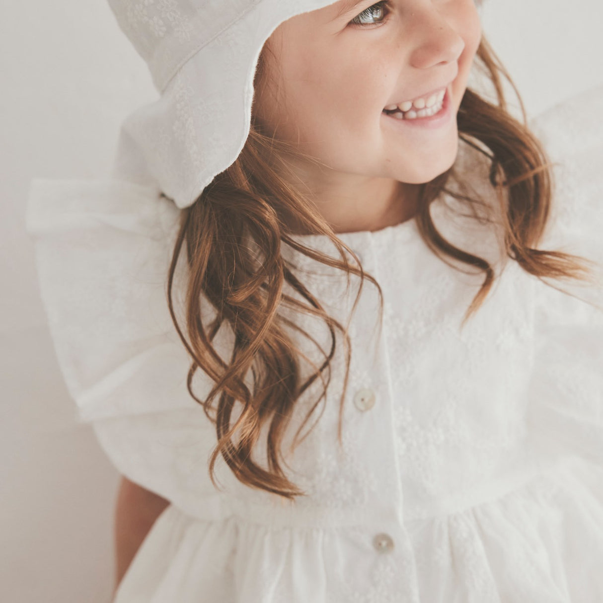 Huttelihut Antique White Summer Hat Embroidery