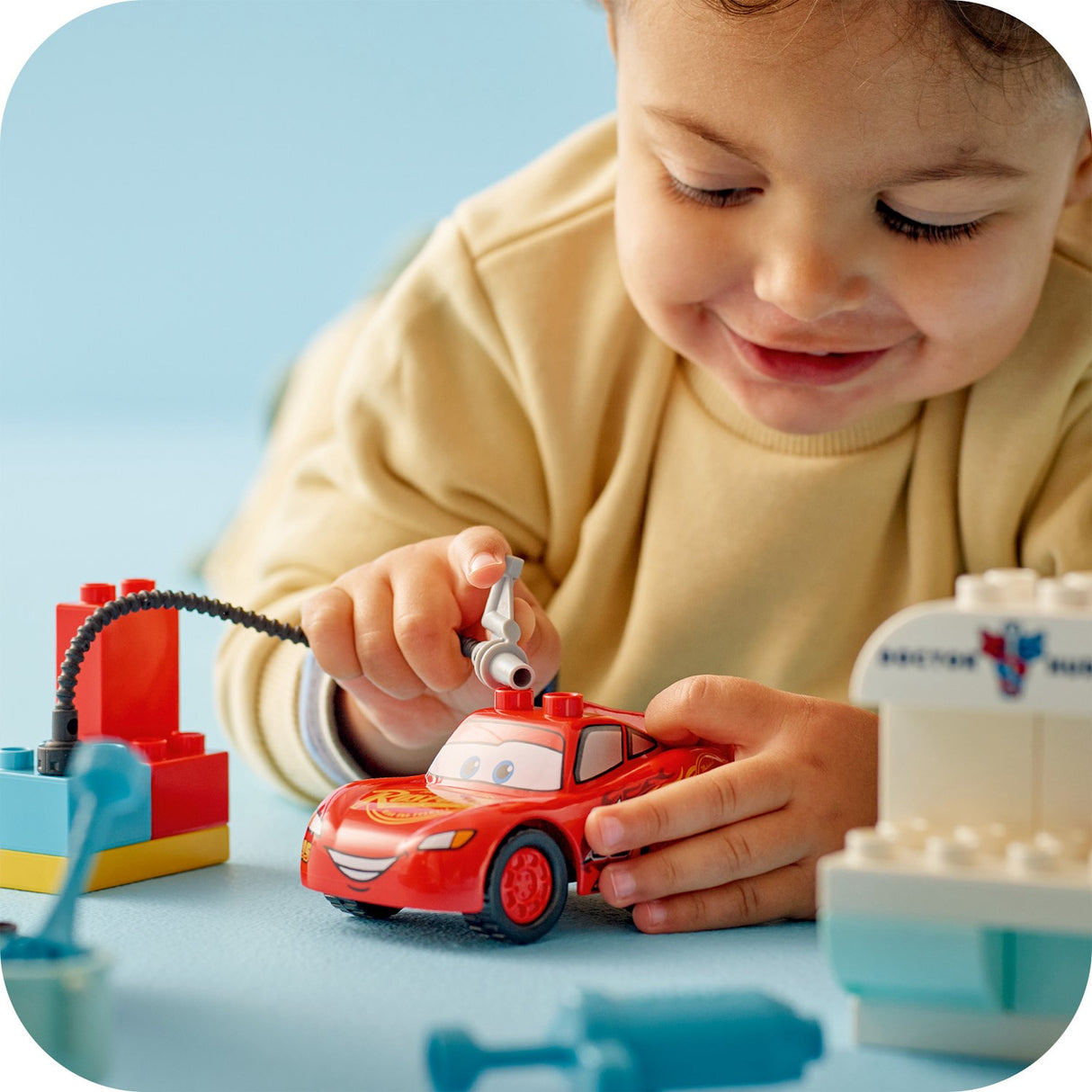 LEGO® DUPLO Disney TM - Lynet McQueens Besøg I Docs Værksted 10456