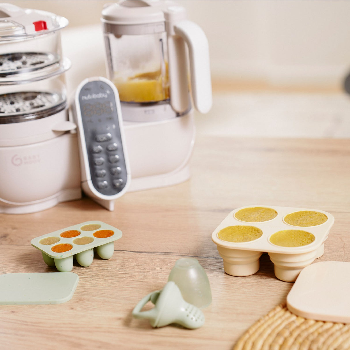Babymoov Multi Silicone Containers & Feeder Set