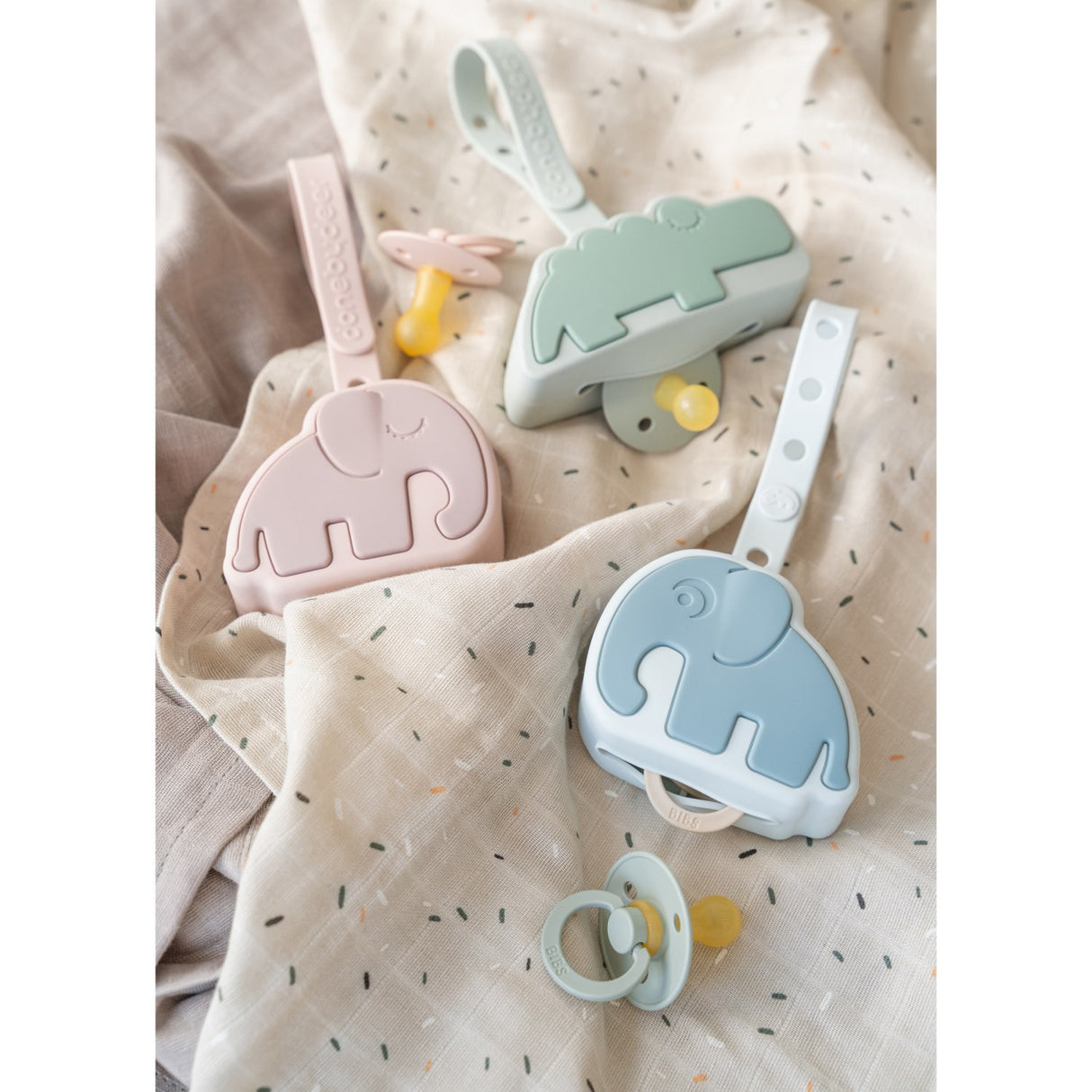 DonebyDeer Green Choco Silicone Sutteholder