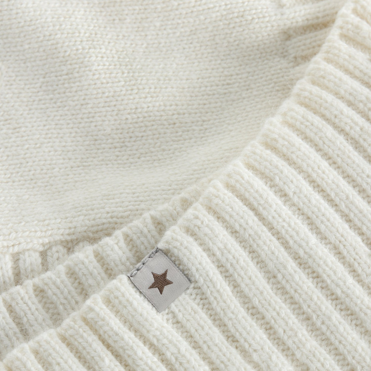 Huttelihut Off-White Balaclava Ears Wool Knit