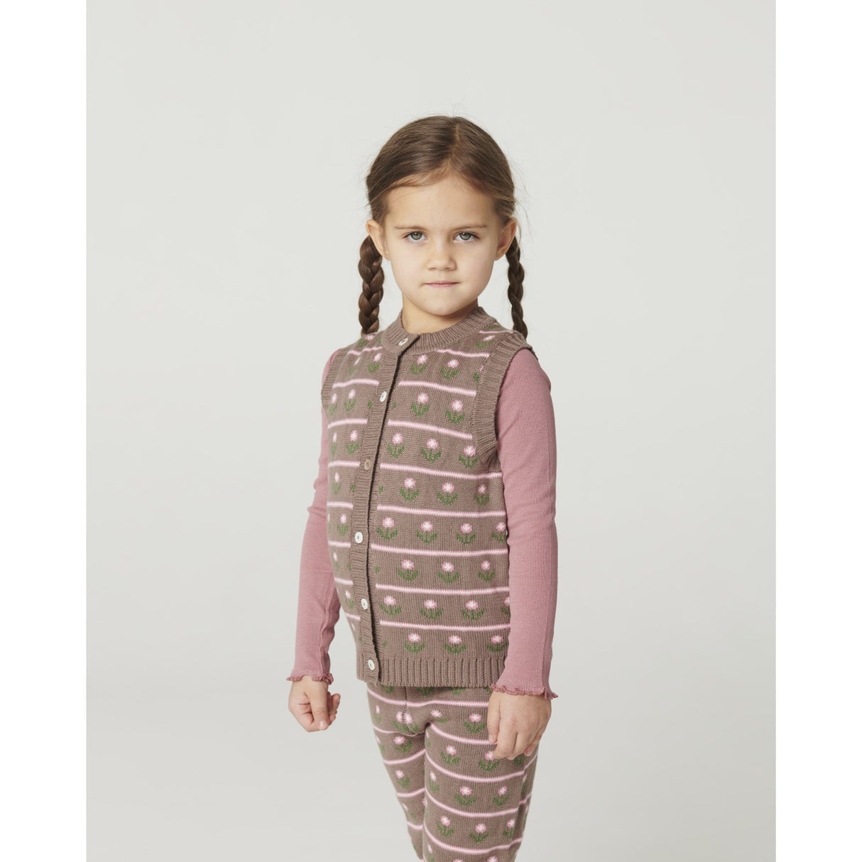 COPENHAGEN COLORS Walnut Flower Knitted Flower Pattern Vest