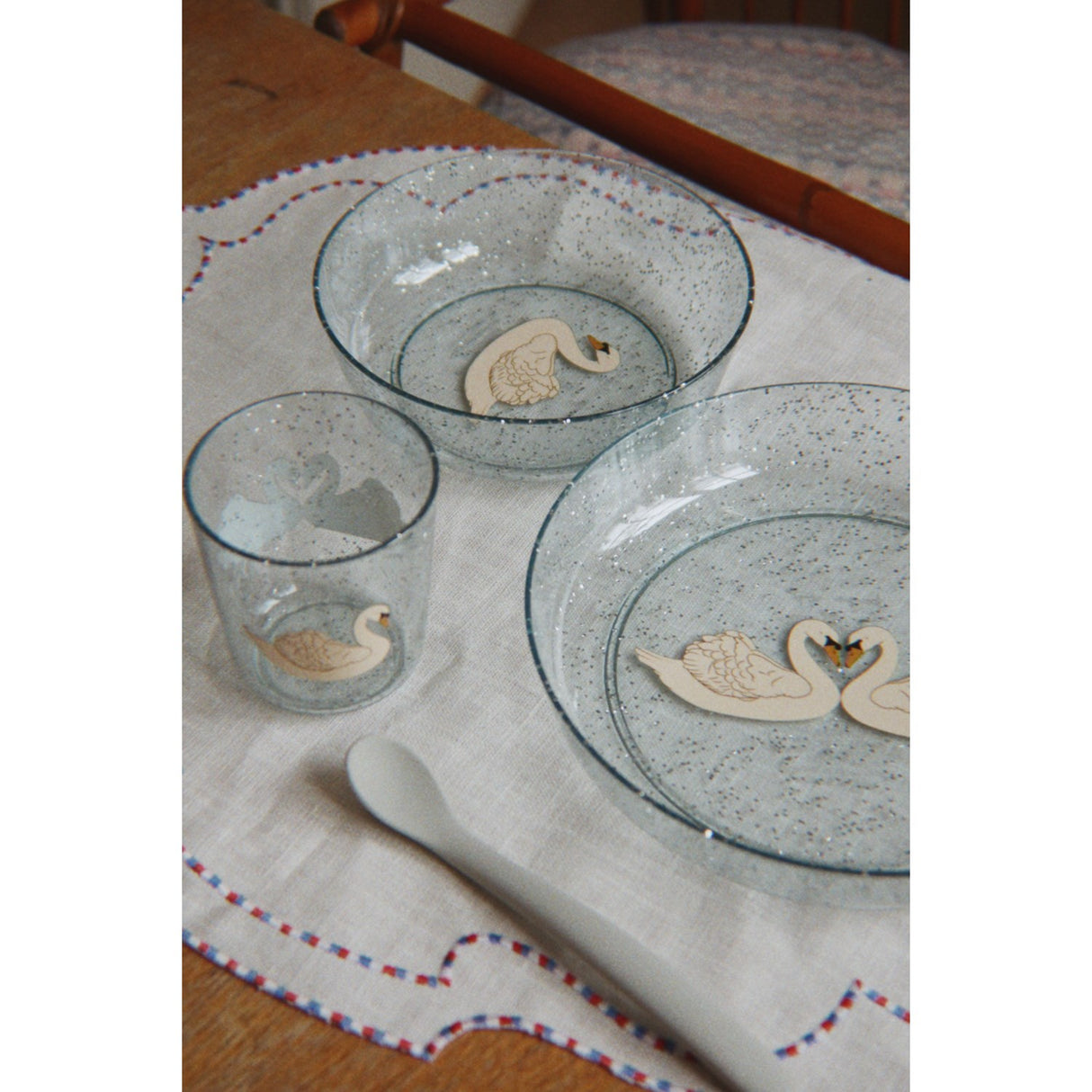 Konges Sløjd Swan Blue Sparkly Dinner Set