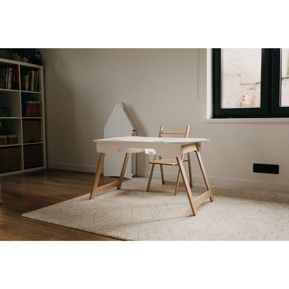 Duck Woodworks White Sensory Table With 2 Boxes Included