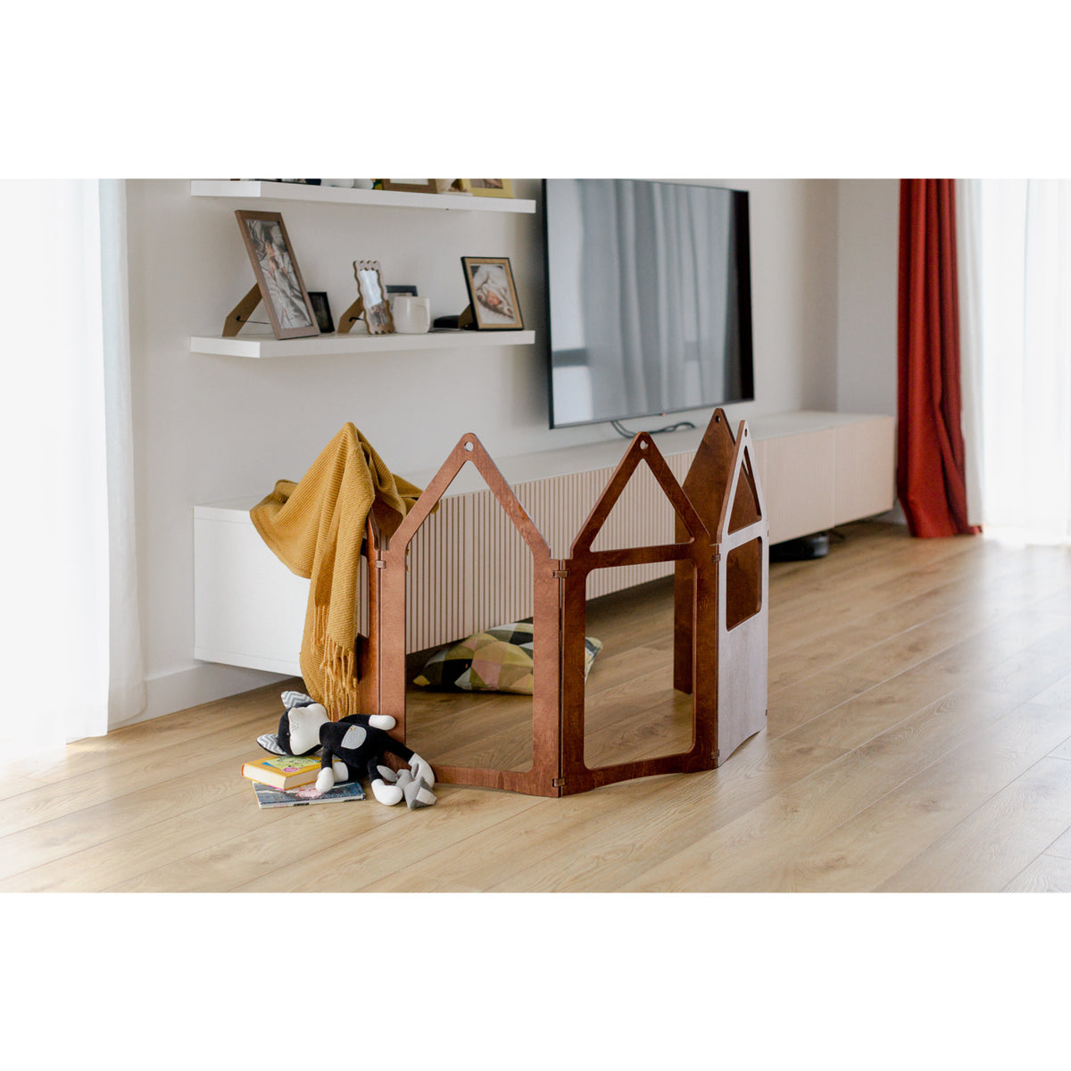 Duck Woodworks Honey Glaze Zig Zag House Plus