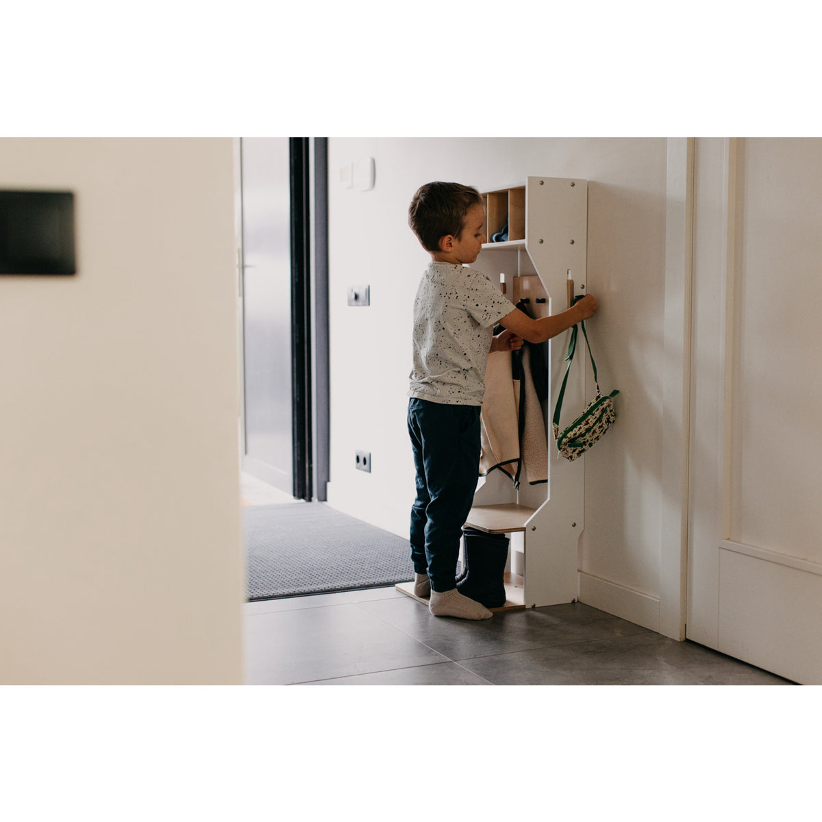Duck Woodworks White Wardrobe Outerwear