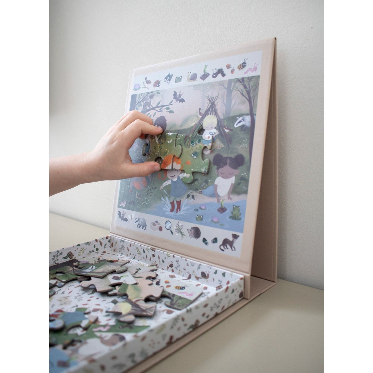 FILIBABBA Magnetic Game Jigsaw Puzzle "Adventure in the Forest" 2