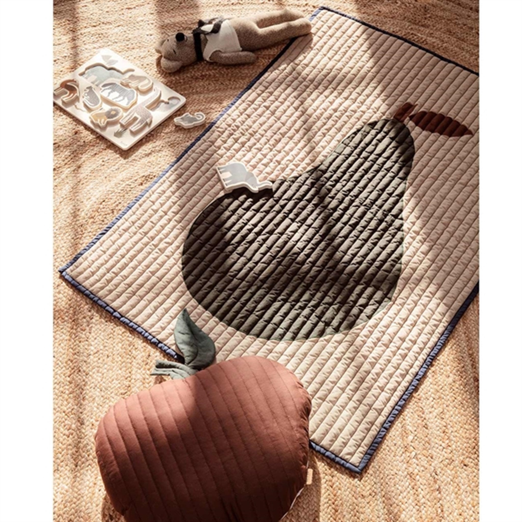 Ferm Living Pear Quilted Blanket Sand 3