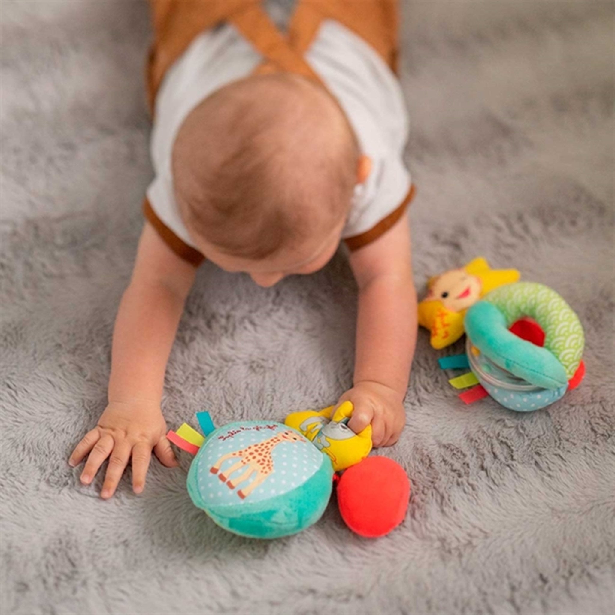 Fashion baby toy ball that vibrates