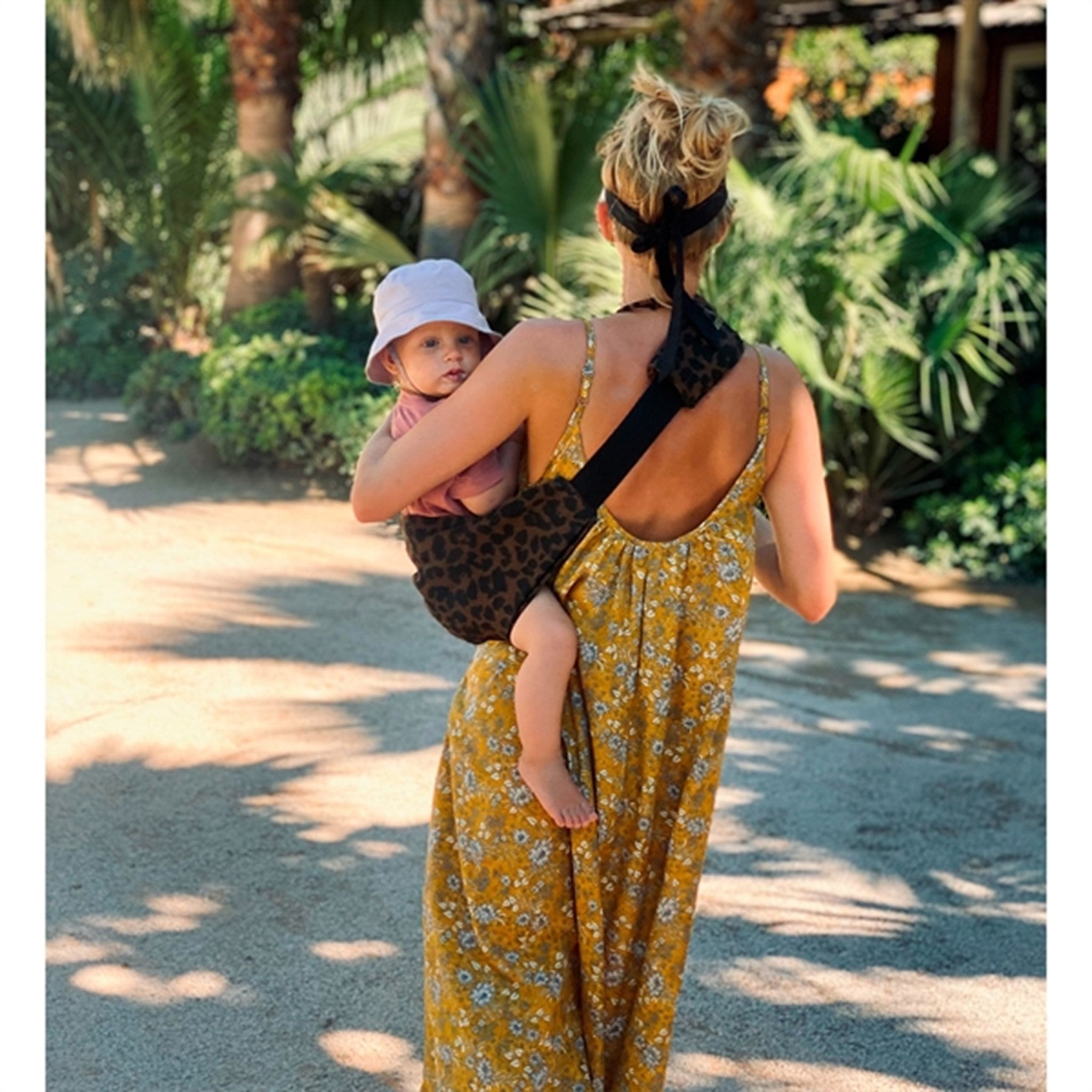 Buy Wildride The Toddler Swing Carrier Brown Leopard | Luksusbaby