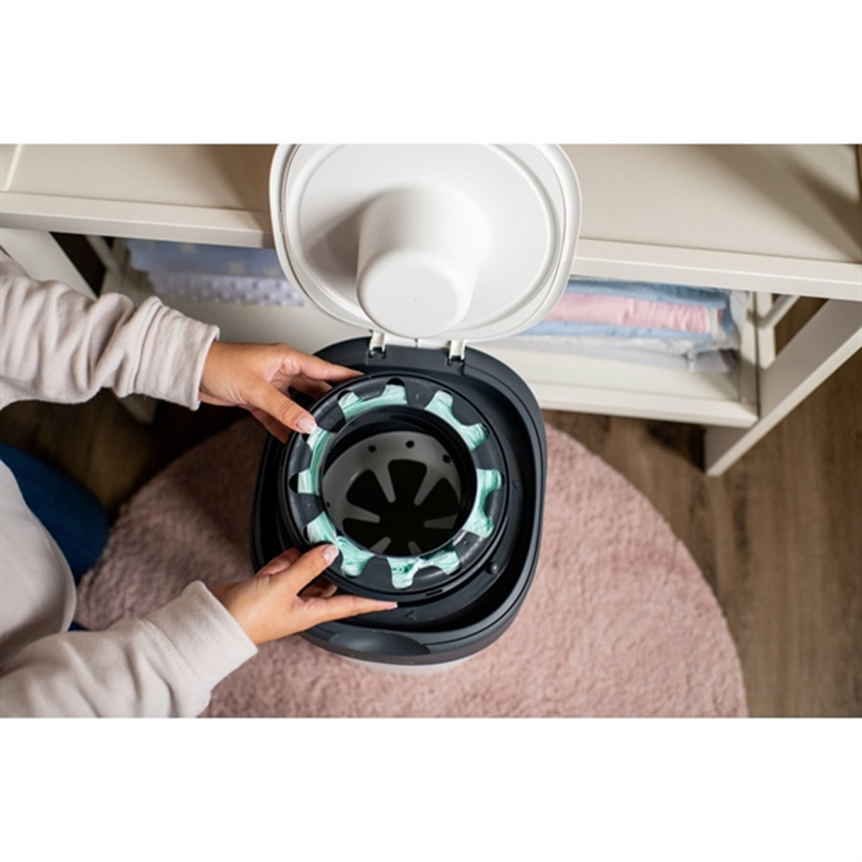 Tommee Tippee Twist & Click Diaper Bin White