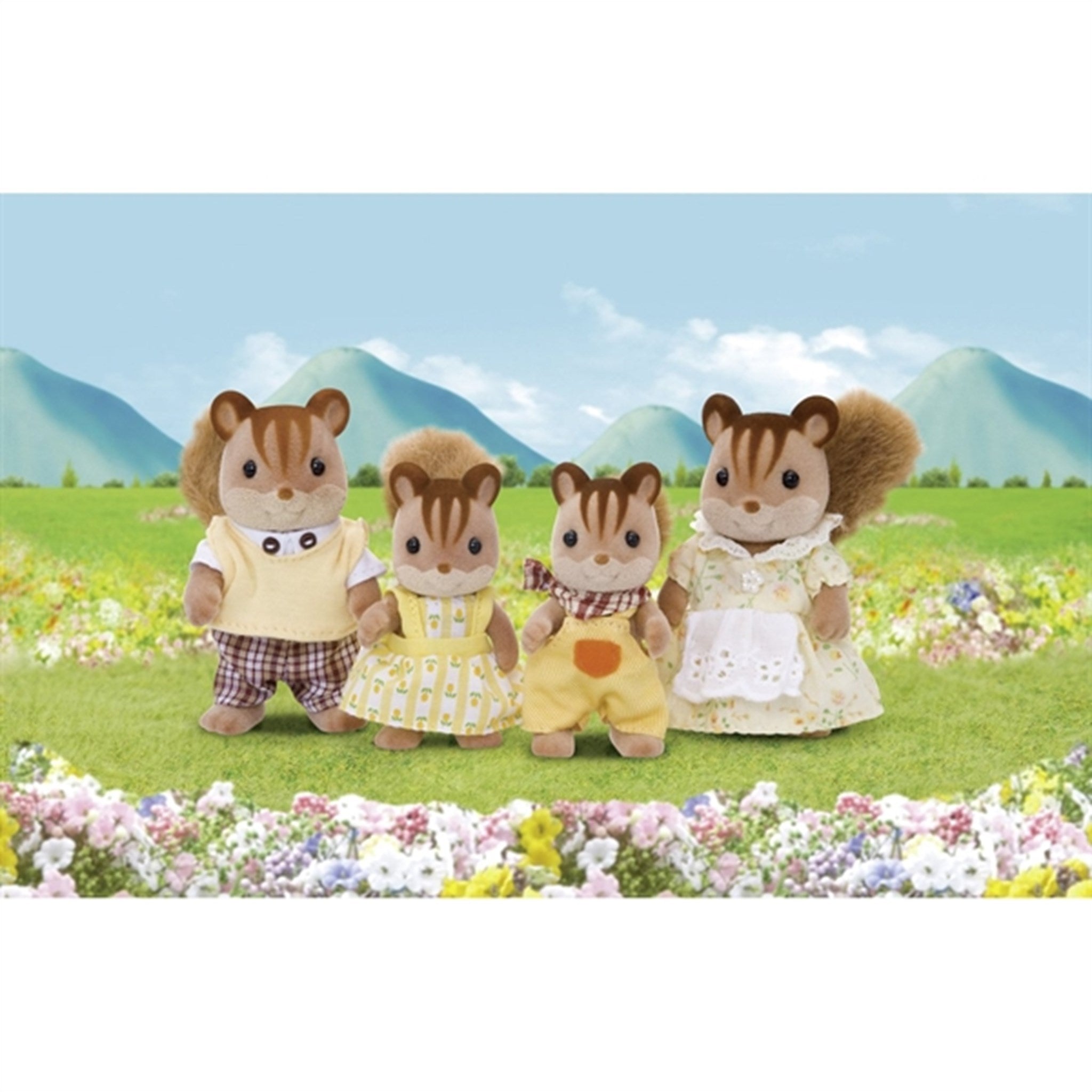 Sylvanian Families® Walnut Squirrel Family 2