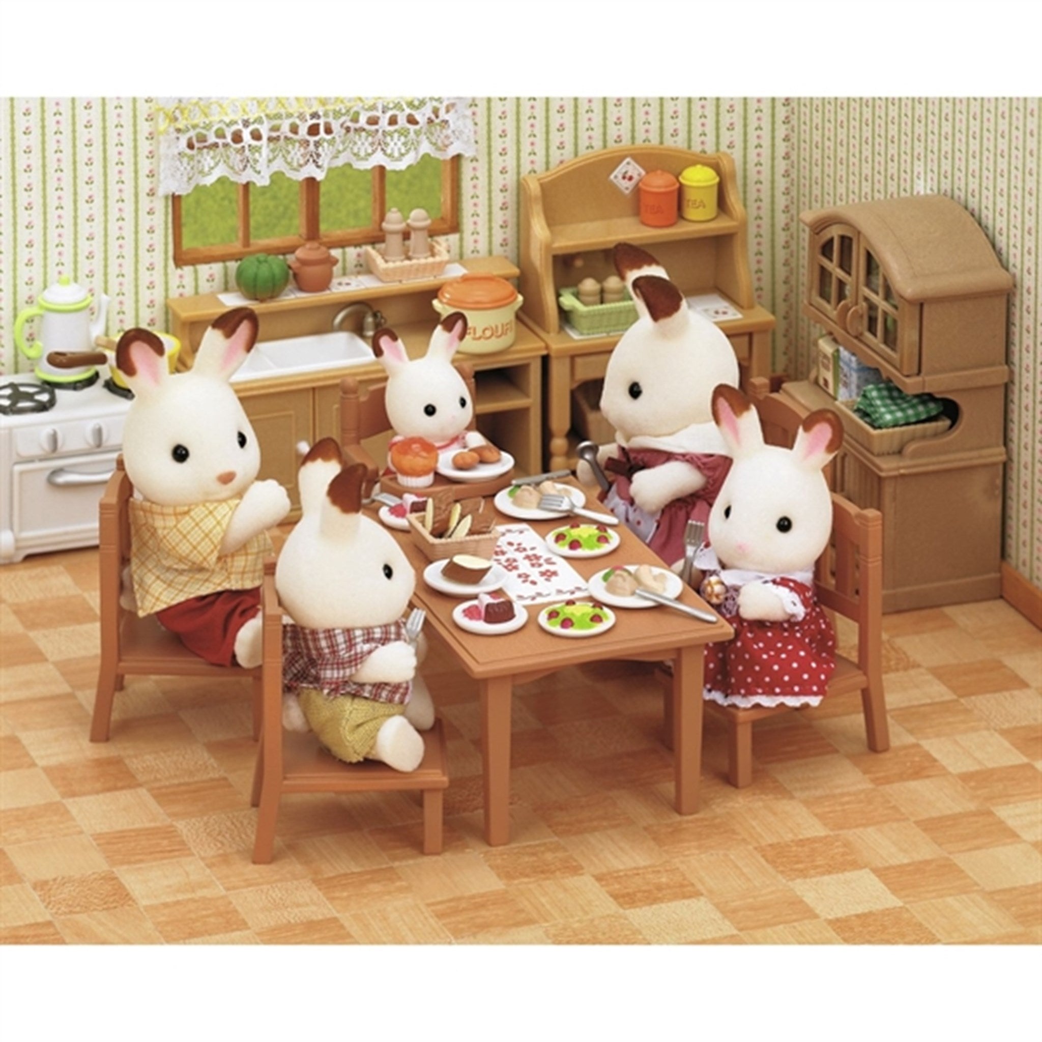 Sylvanian Families® Family Table & Chairs 2