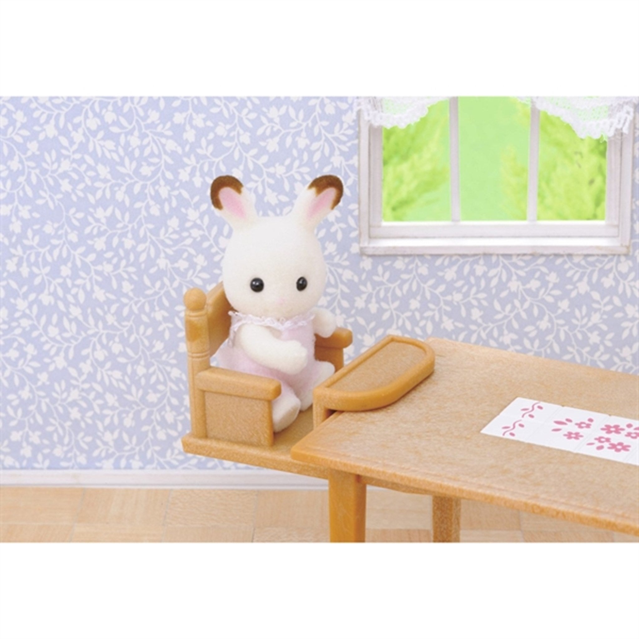 Sylvanian Families® Family Table & Chairs 3