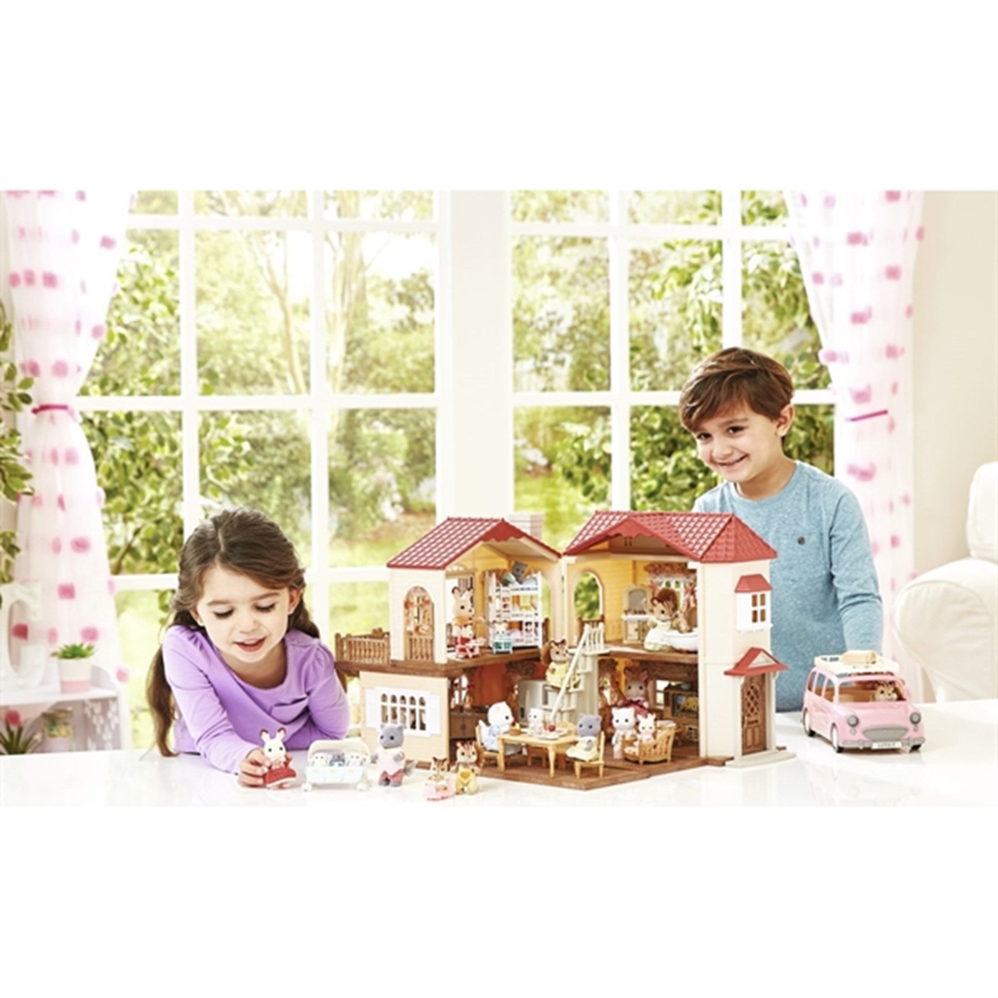Sylvanian Families® Red Roof Country Home 3
