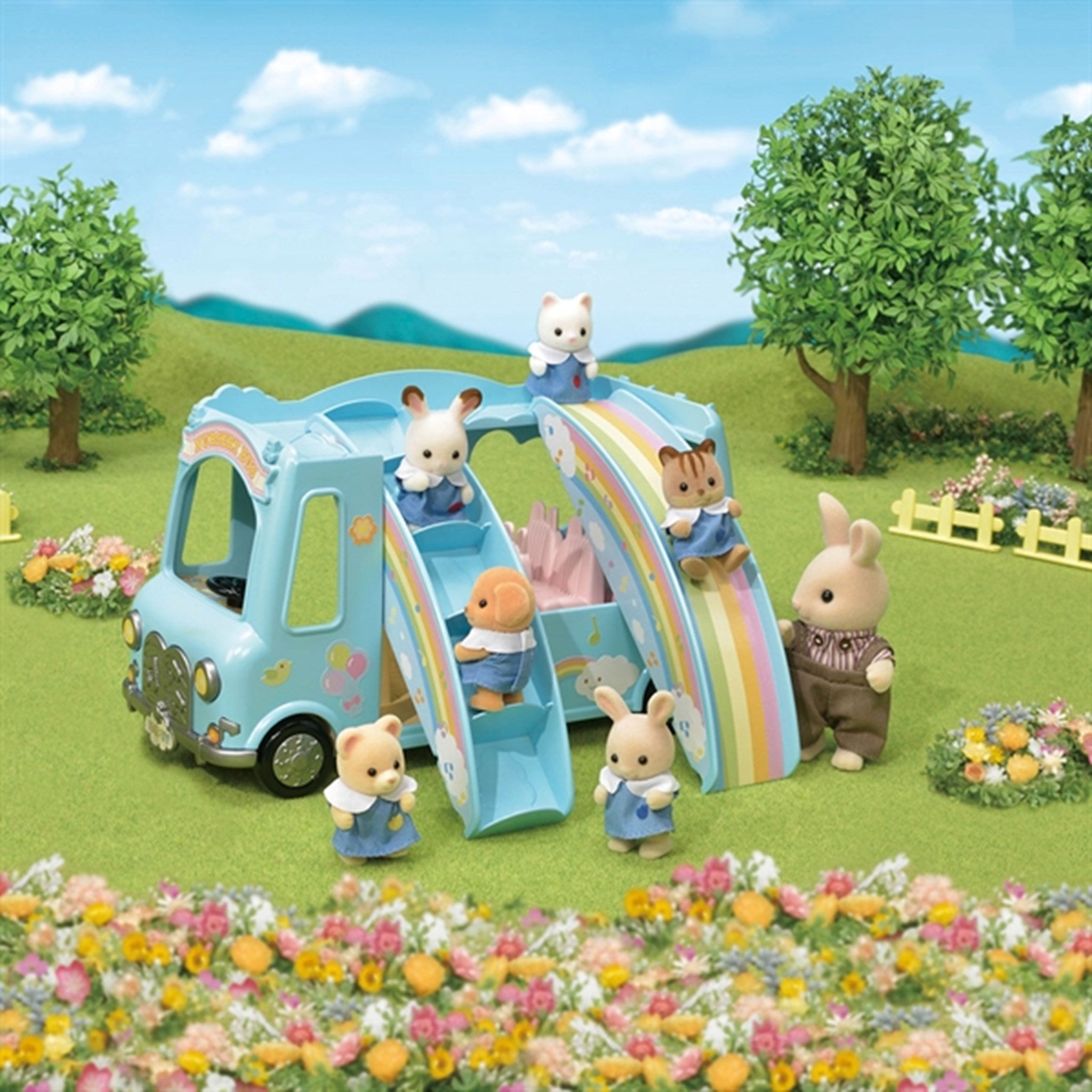 Sylvanian Families® Sunshine Nursery Bus 8