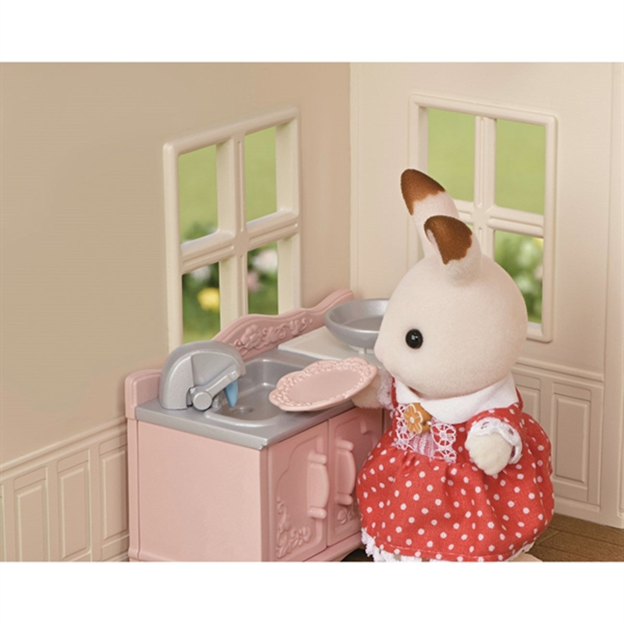 Sylvanian Families® Red Roof Cosy Cottage 5