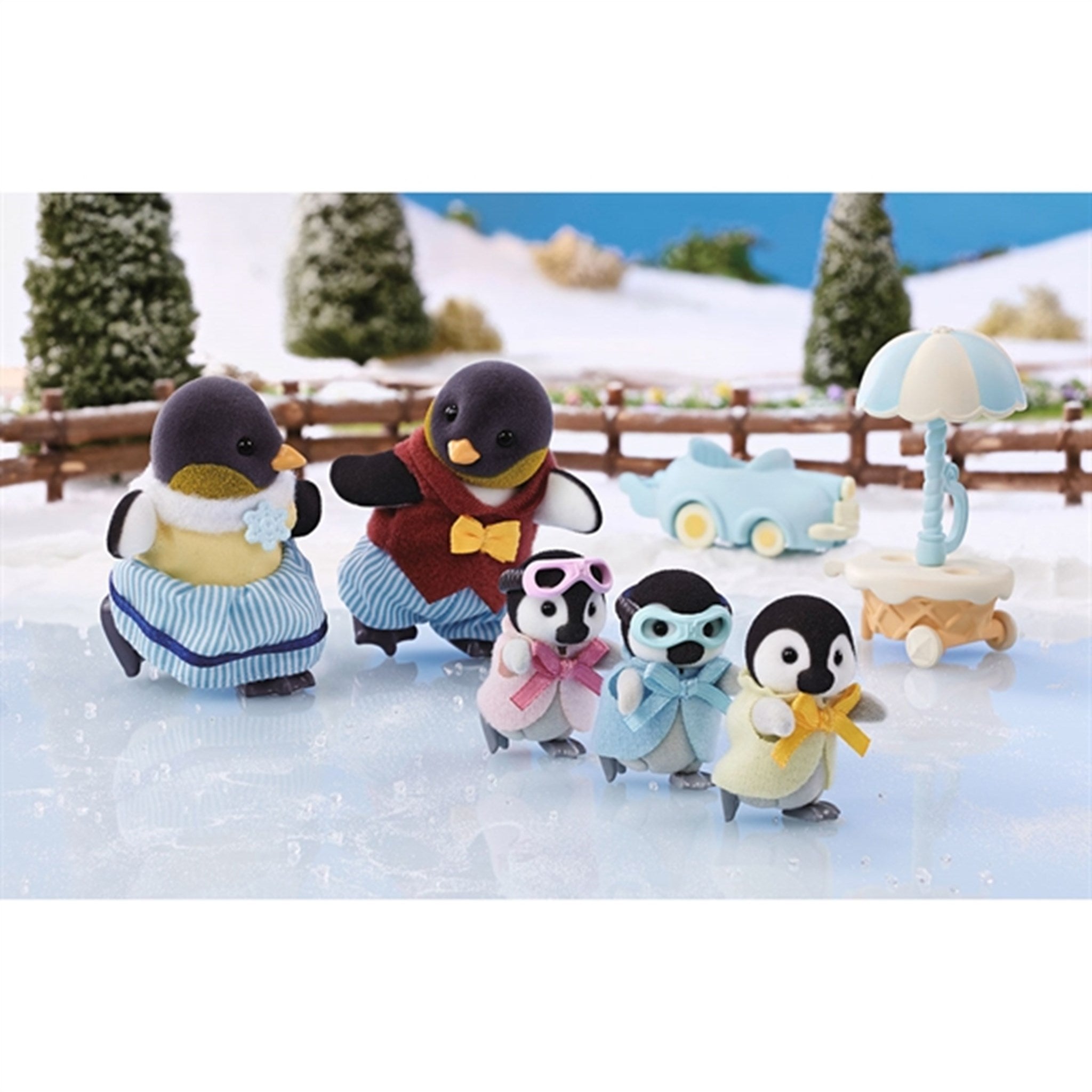 Sylvanian Families® Penguin Family 2