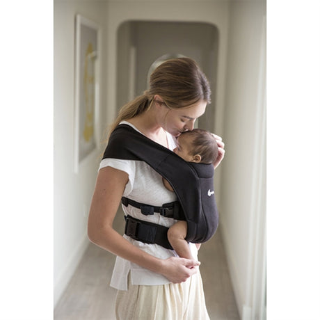 Ergobaby Embrace Pure black 2